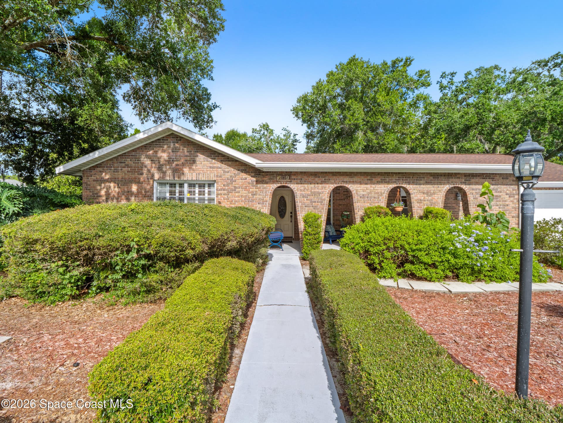 609 Manor Place photo 3