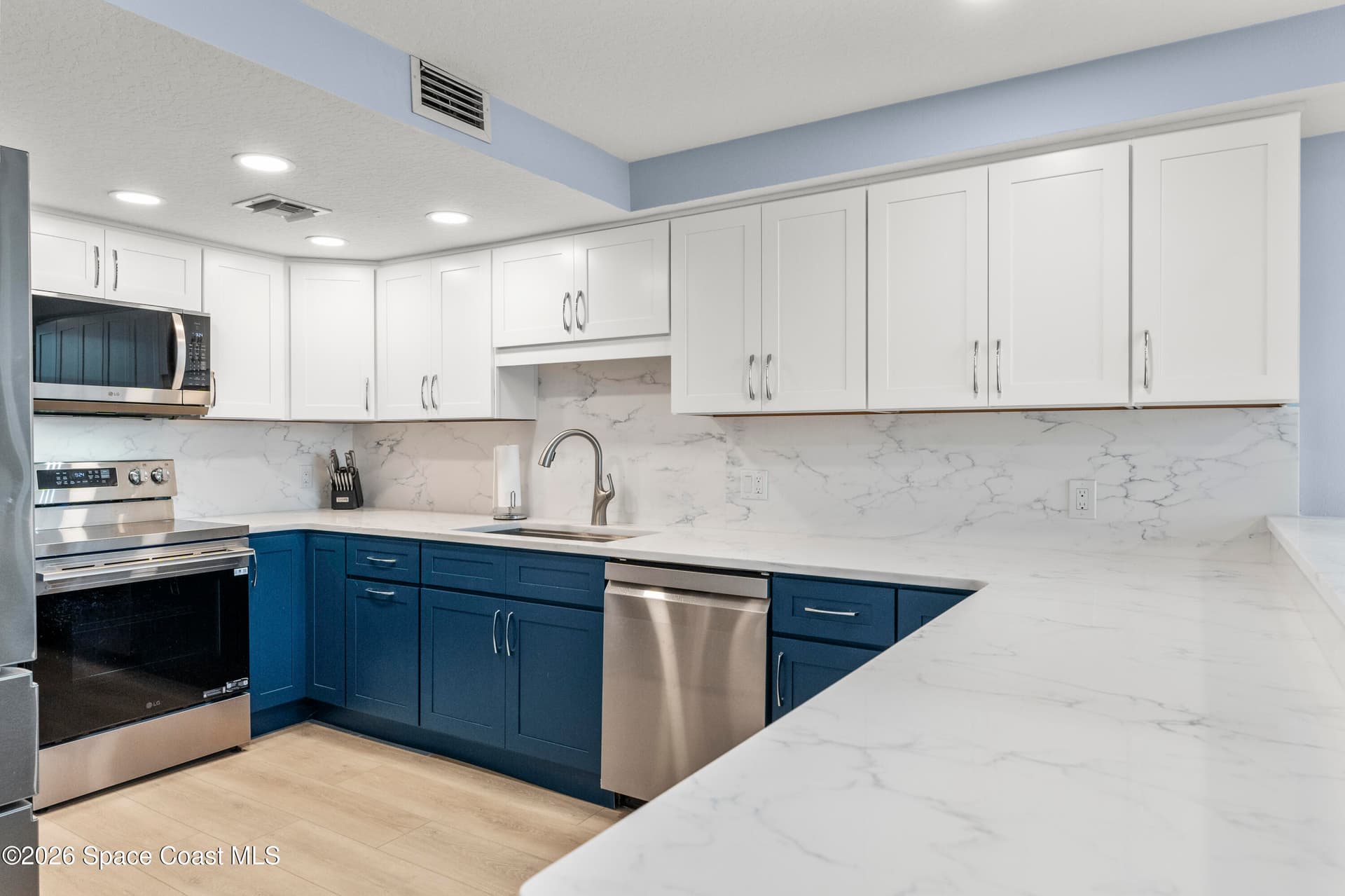 5050 Ocean Beach Boulevard 301 photo 9