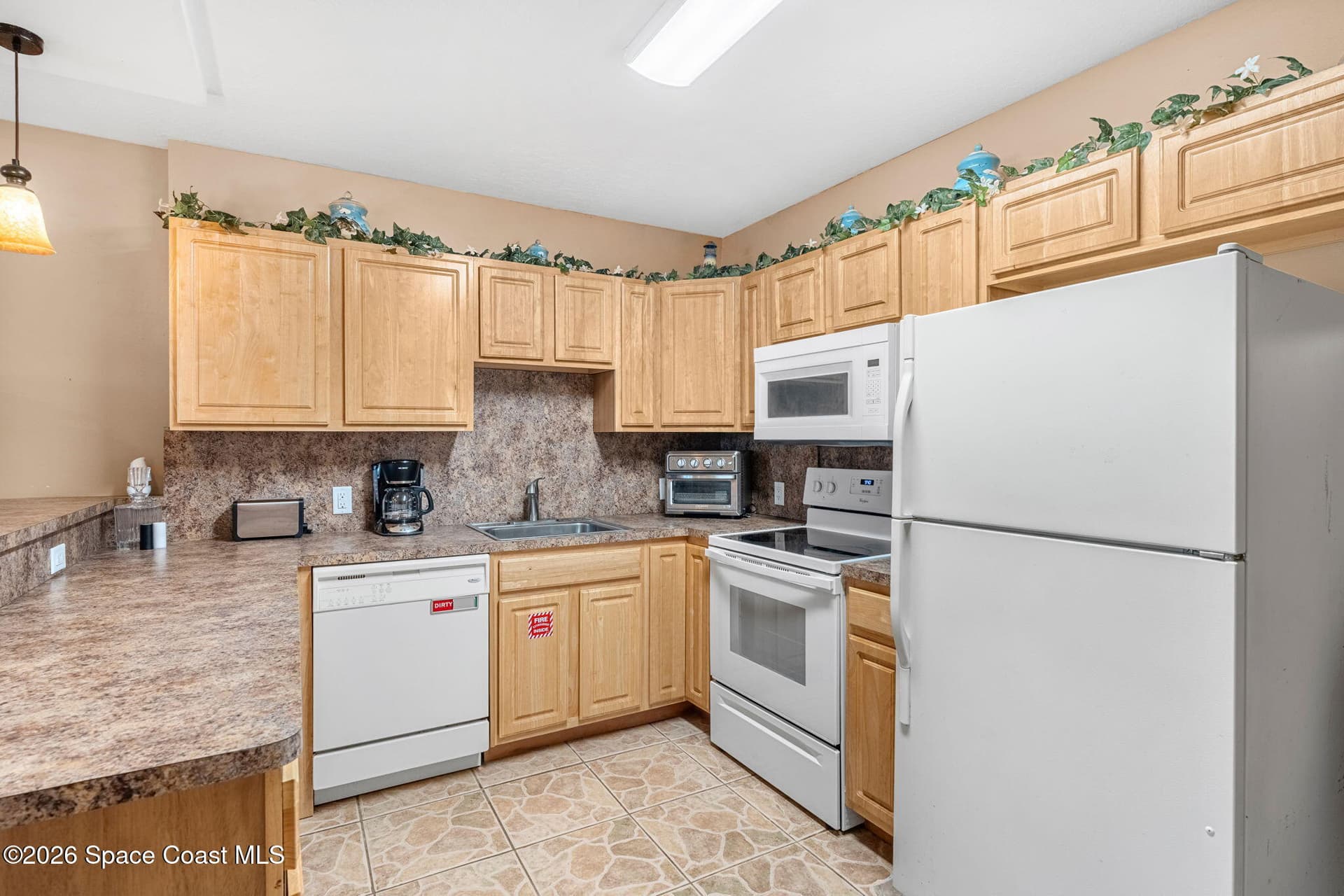 22 Tulip Avenue 308 photo 4