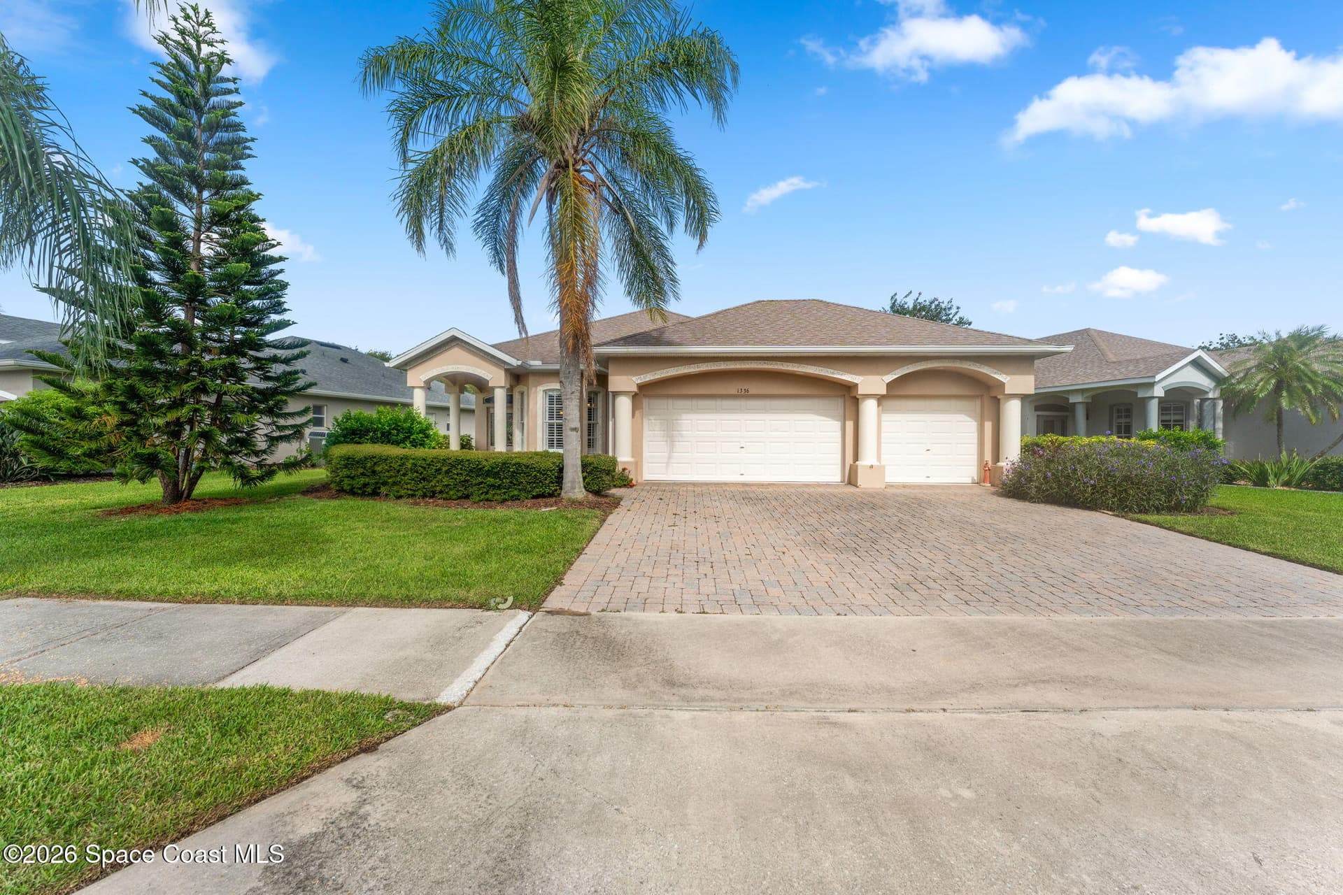 1336 Clubhouse Drive photo 2