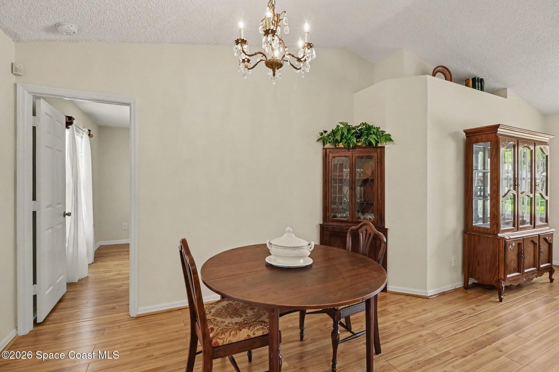 854 Hunters Creek Drive photo 11