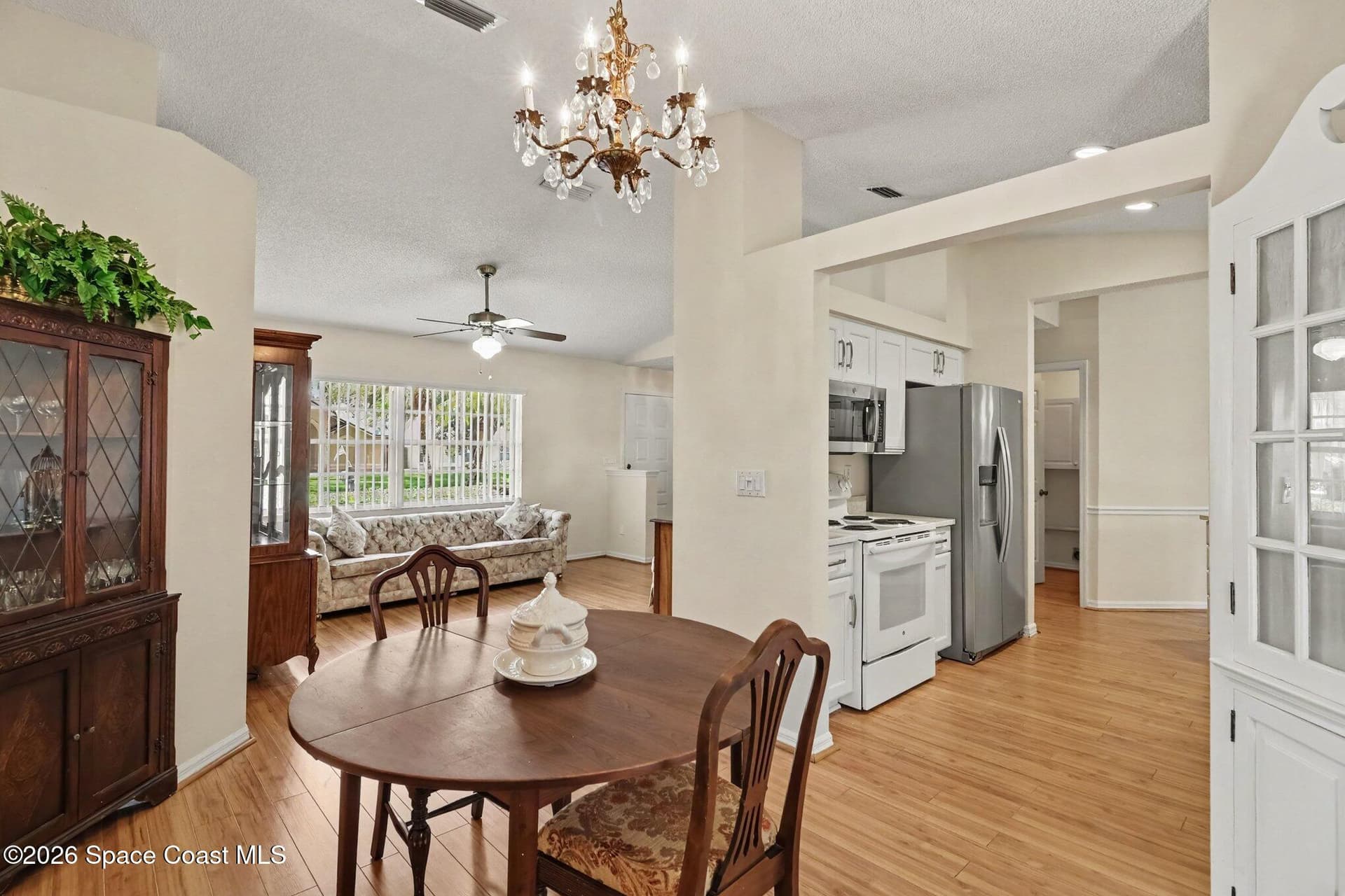 854 Hunters Creek Drive photo 10