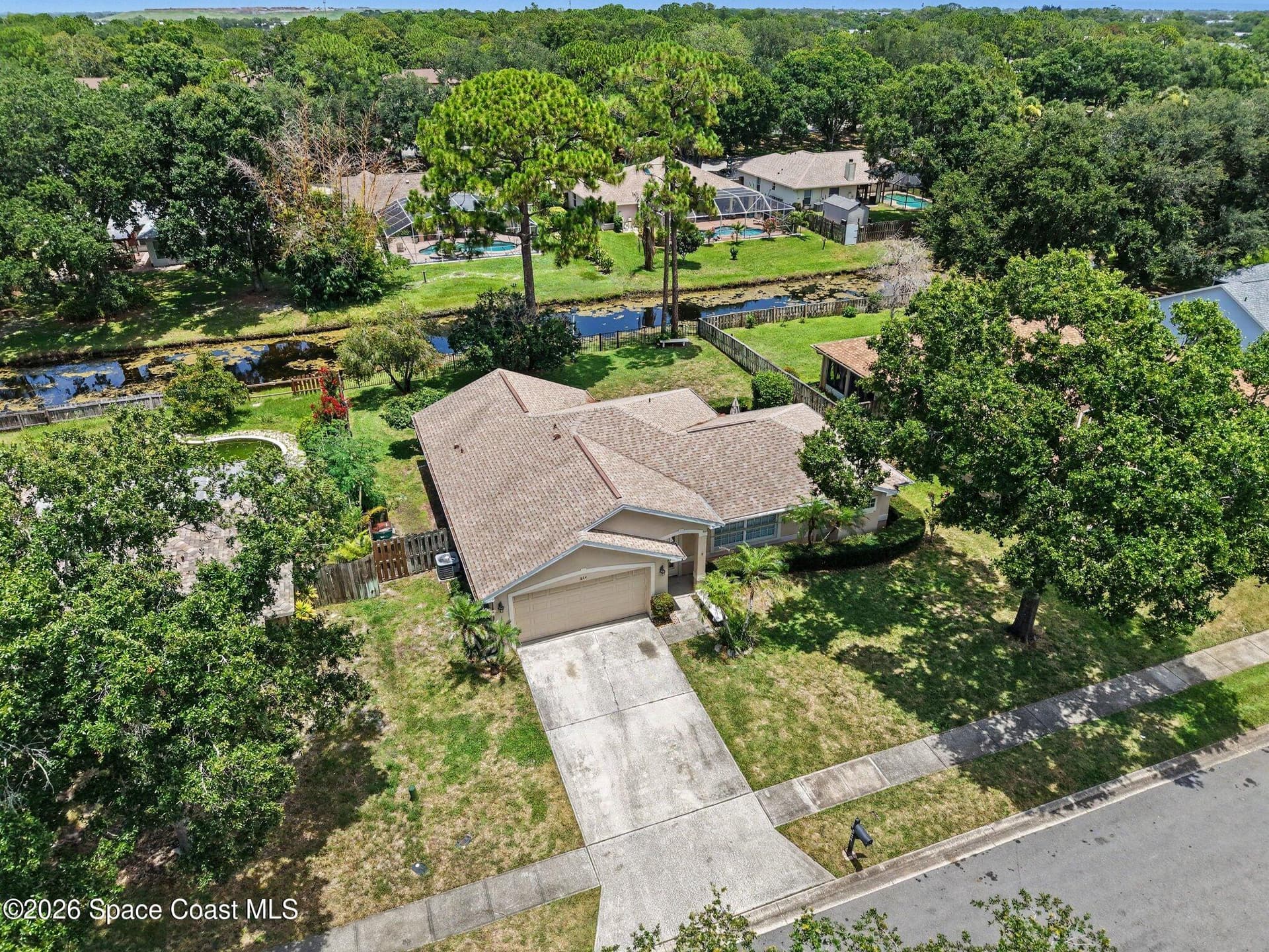 854 Hunters Creek Drive photo 4