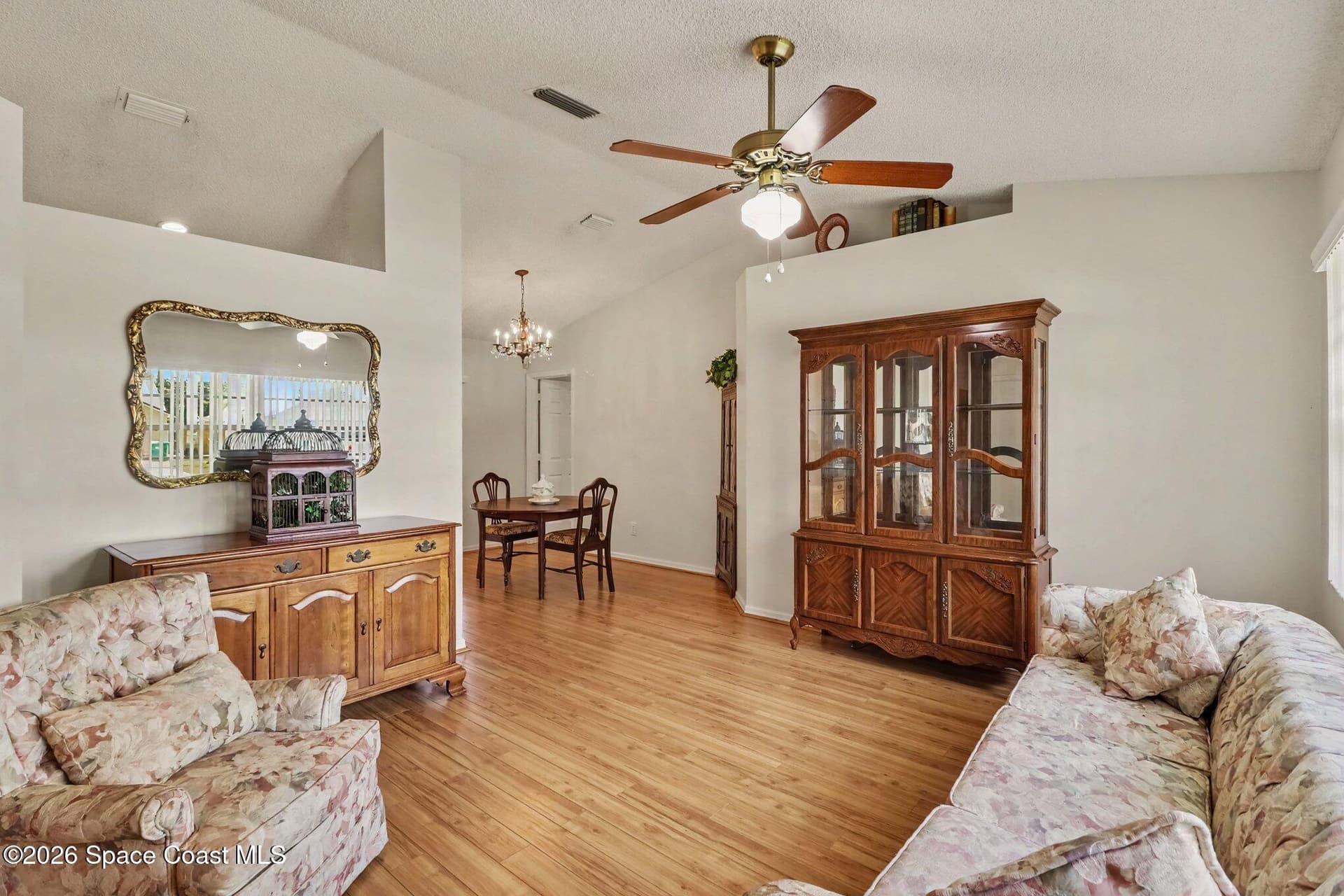 854 Hunters Creek Drive photo 8