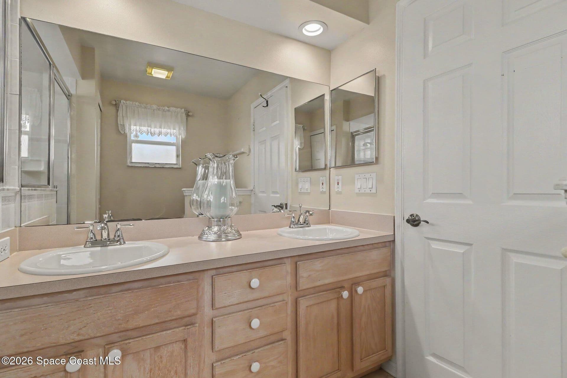 854 Hunters Creek Drive photo 25