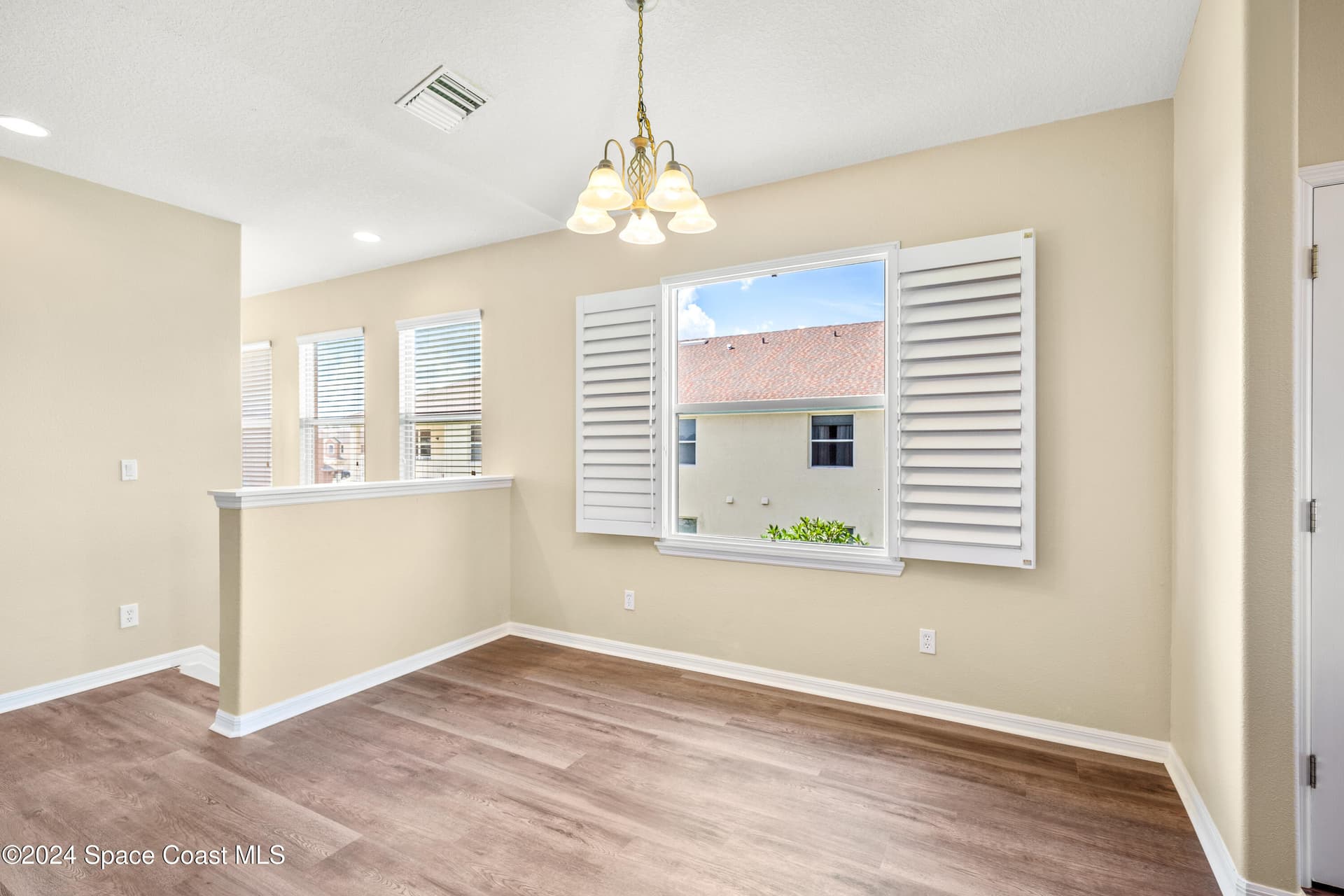 4865 Revenna Court 201 photo 5