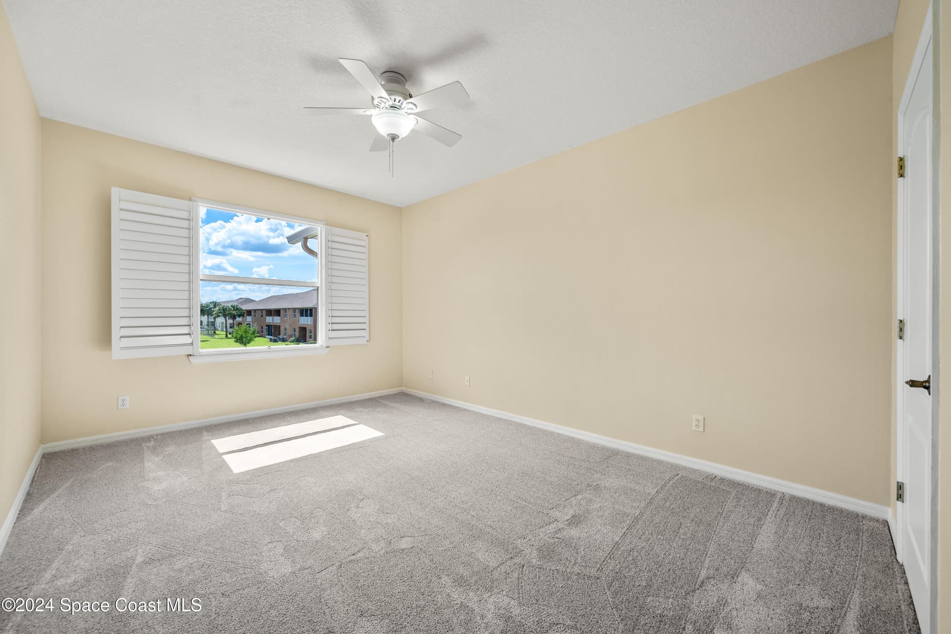 4865 Revenna Court 201 photo 16