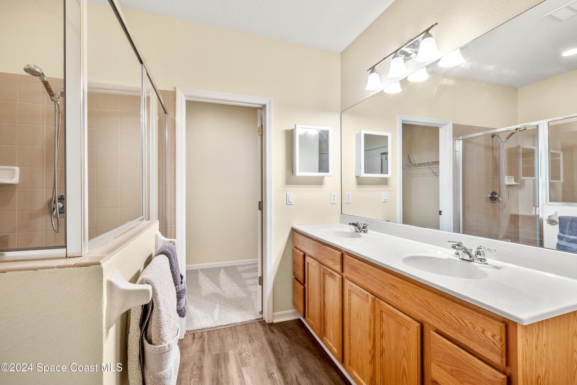4865 Revenna Court 201 photo 19