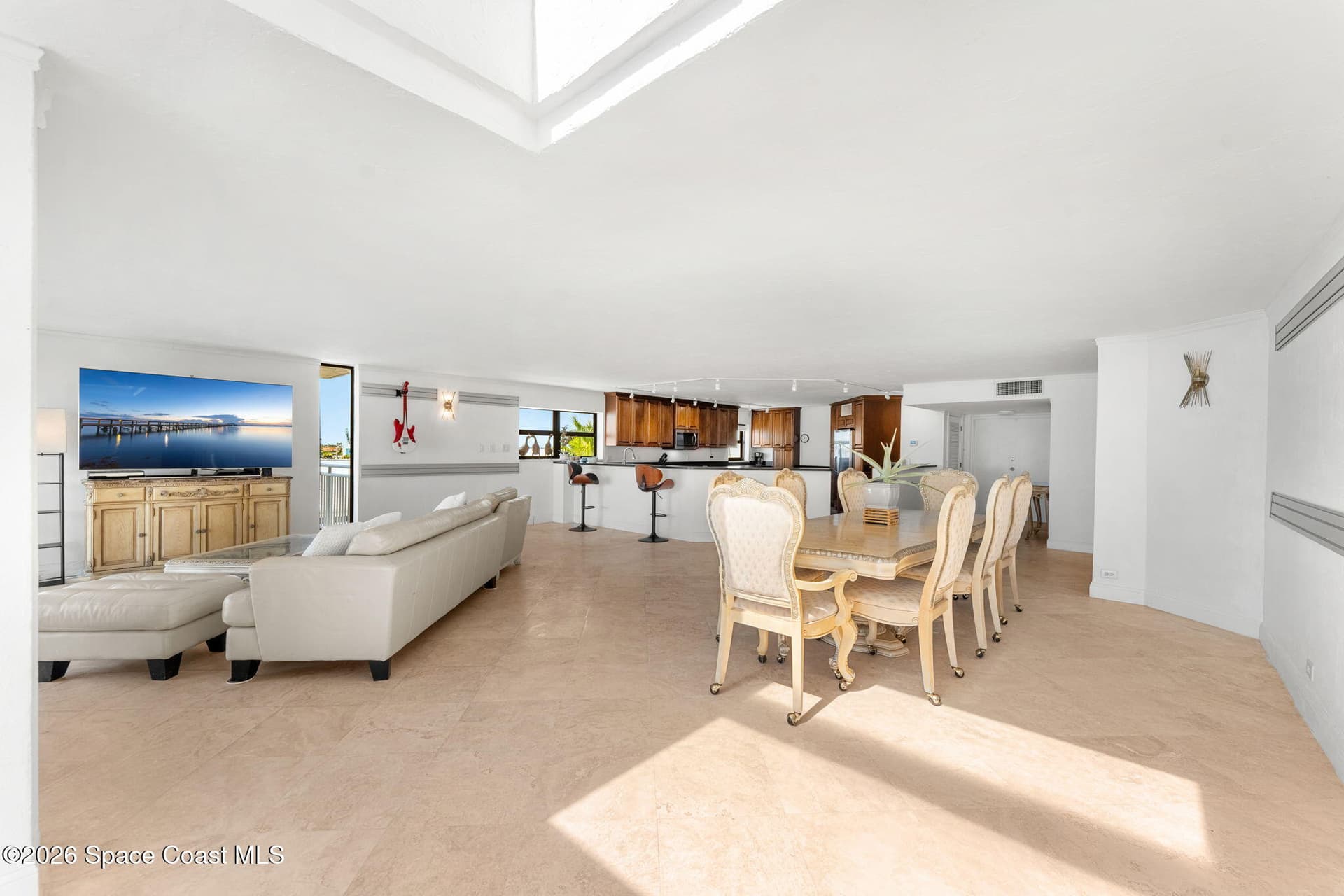 85 S Atlantic Avenue 504 photo 4