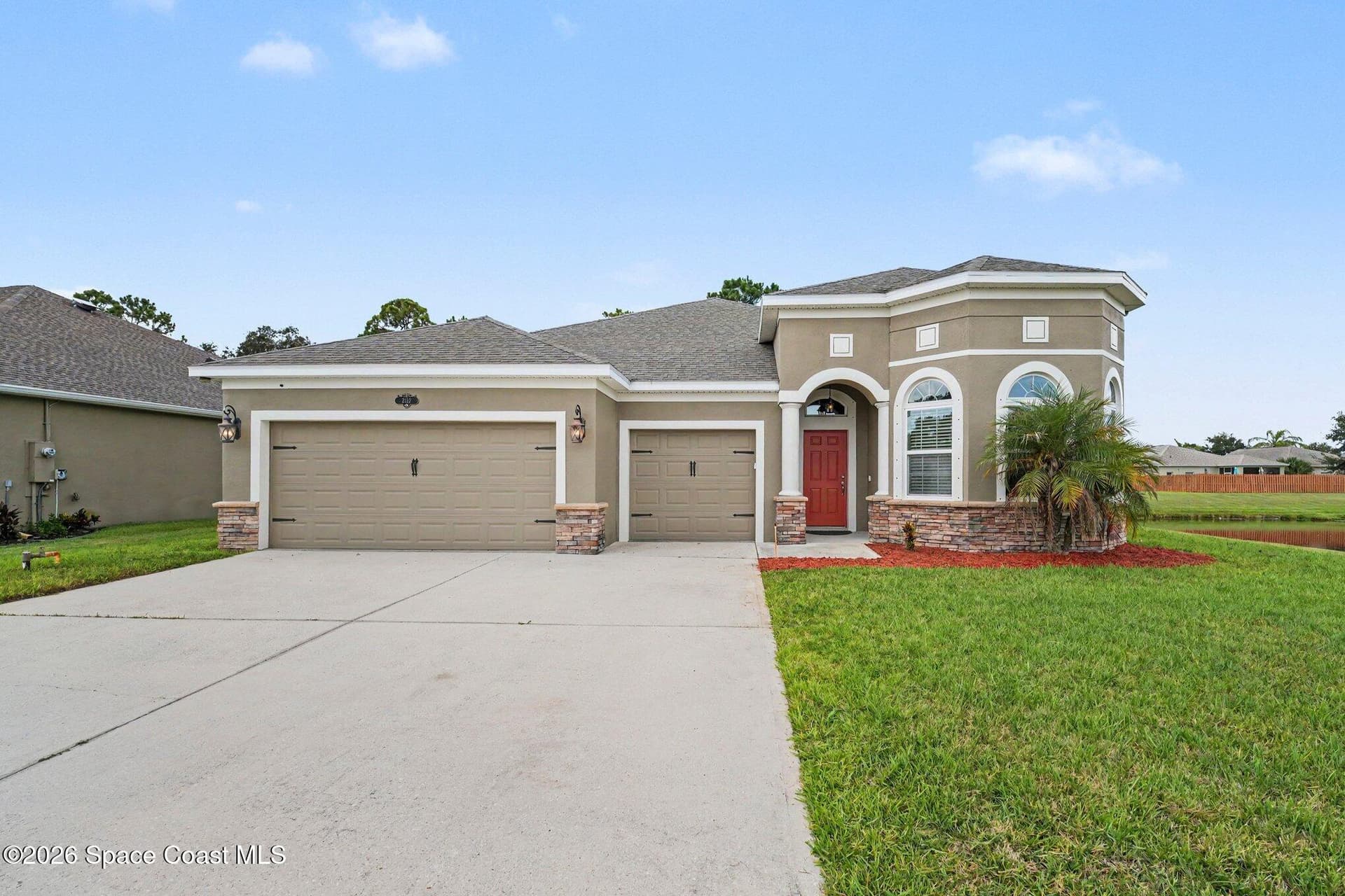 2152 Lune Court photo 2