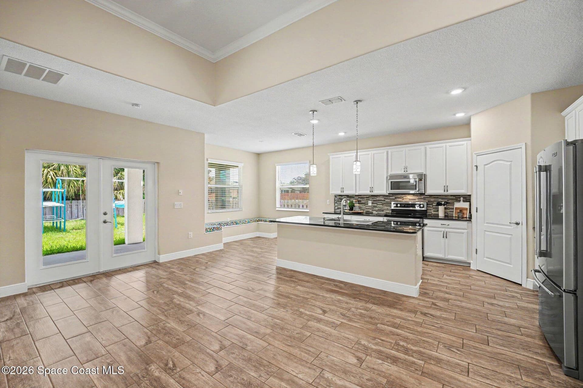 2152 Lune Court photo 3