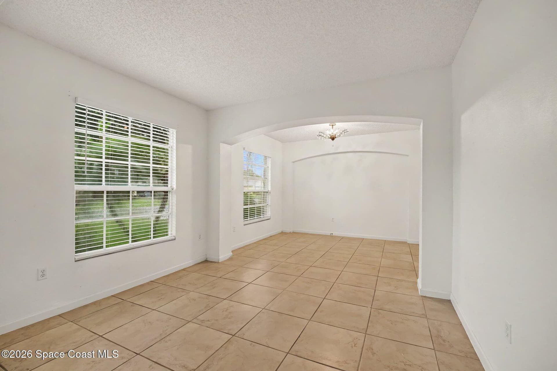 1553 Payette Lane photo 4