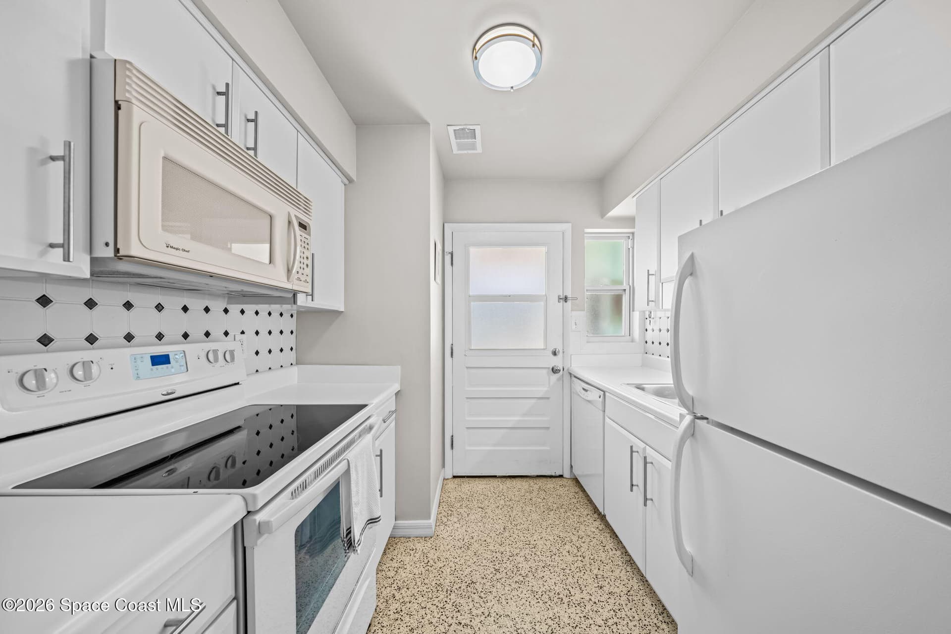 1563 S Atlantic Avenue 13 photo 7