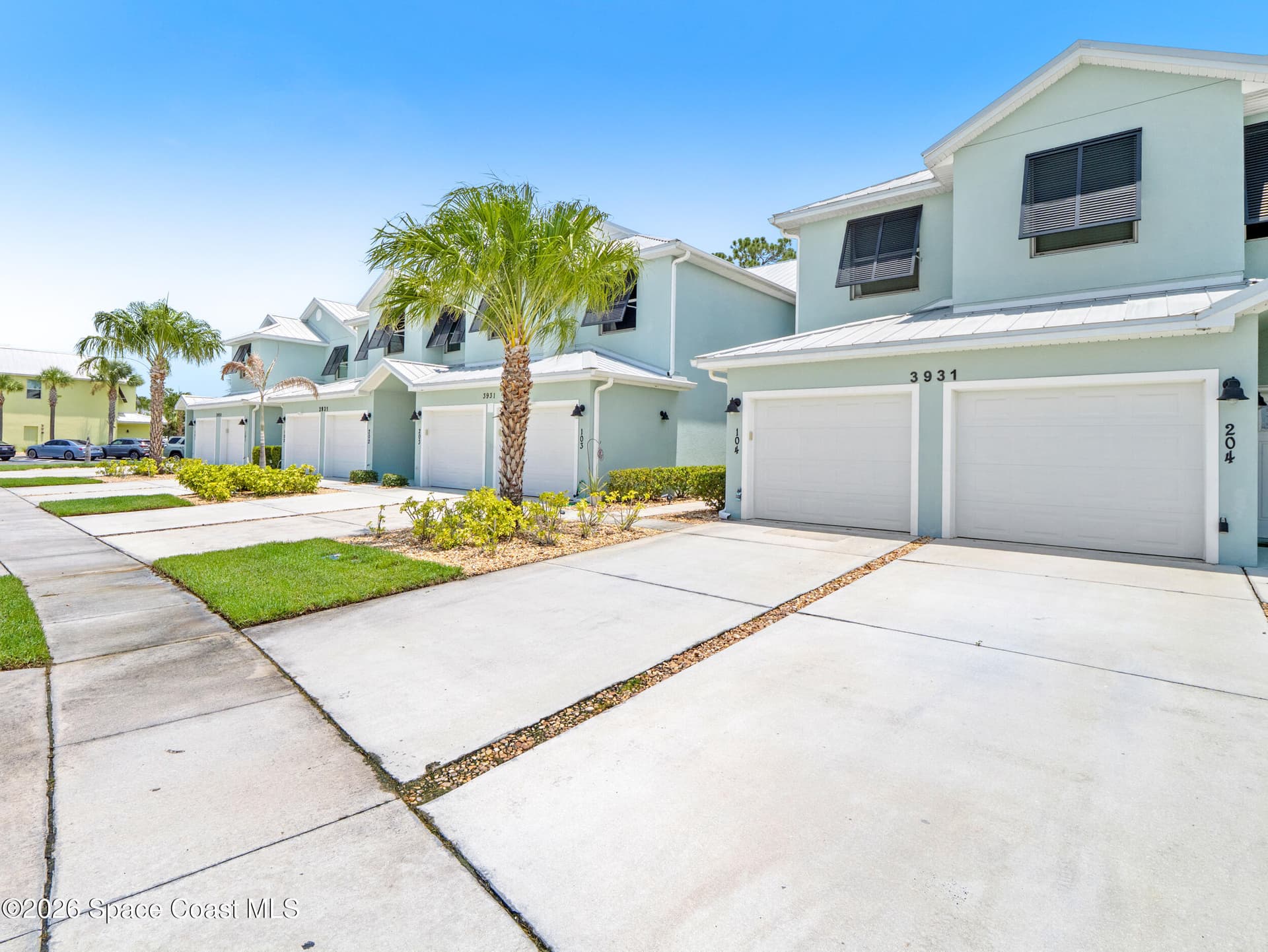 3931 Playa Del Sol Drive 104 photo 2