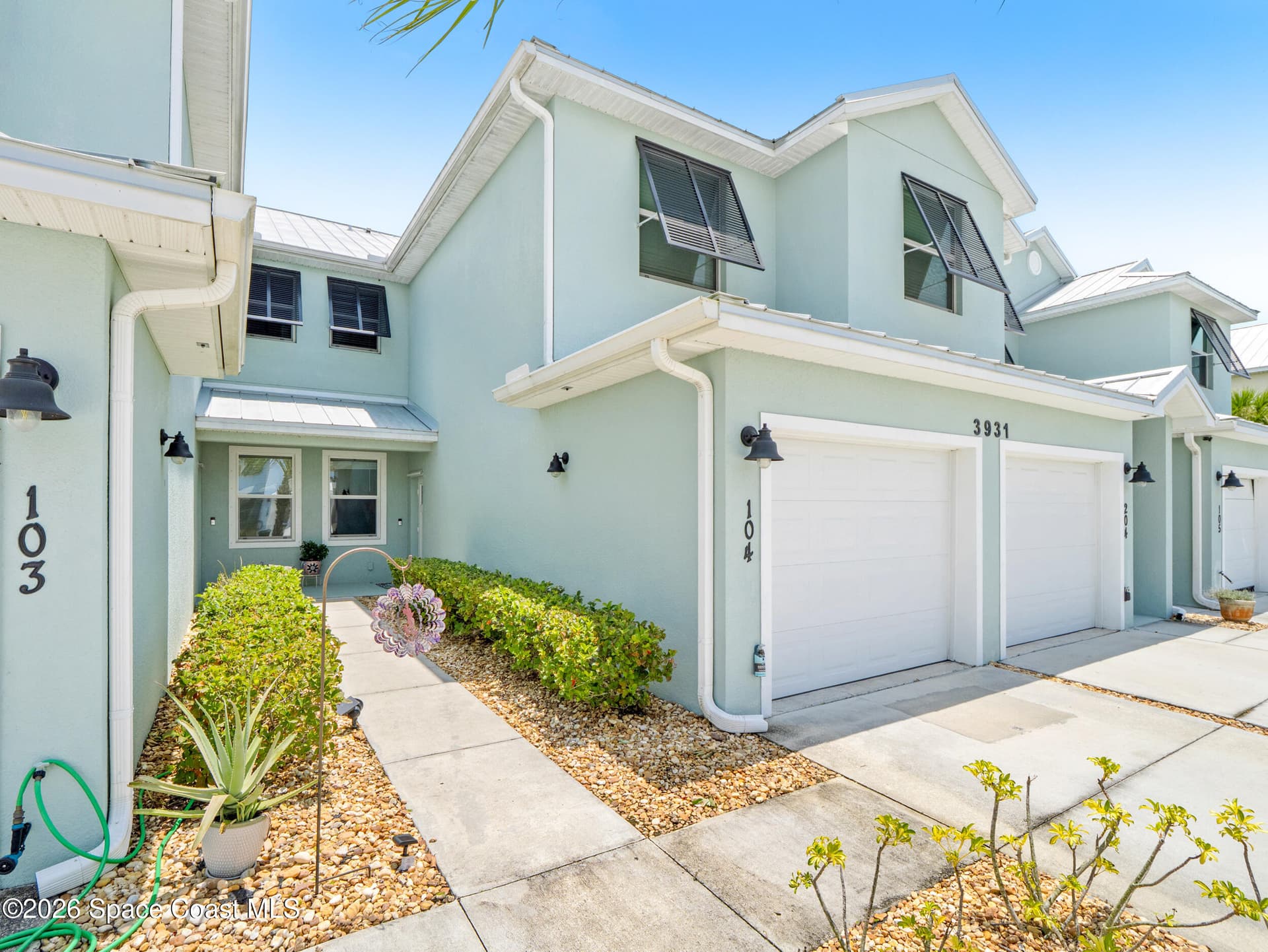3931 Playa Del Sol Drive 104 photo 3