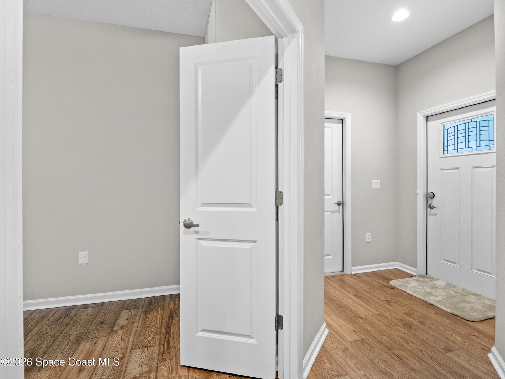 3931 Playa Del Sol Drive 104 photo 6