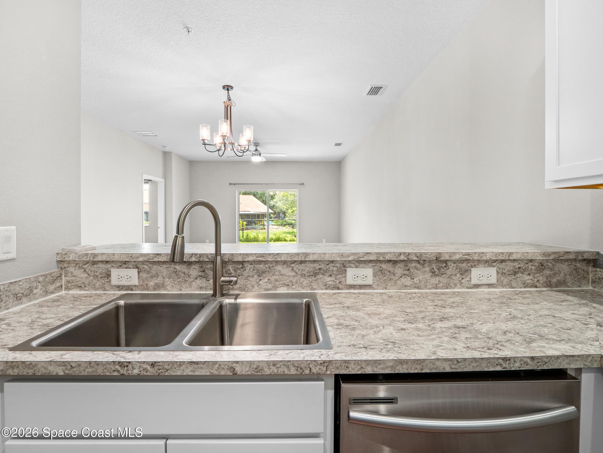 3931 Playa Del Sol Drive 104 photo 14