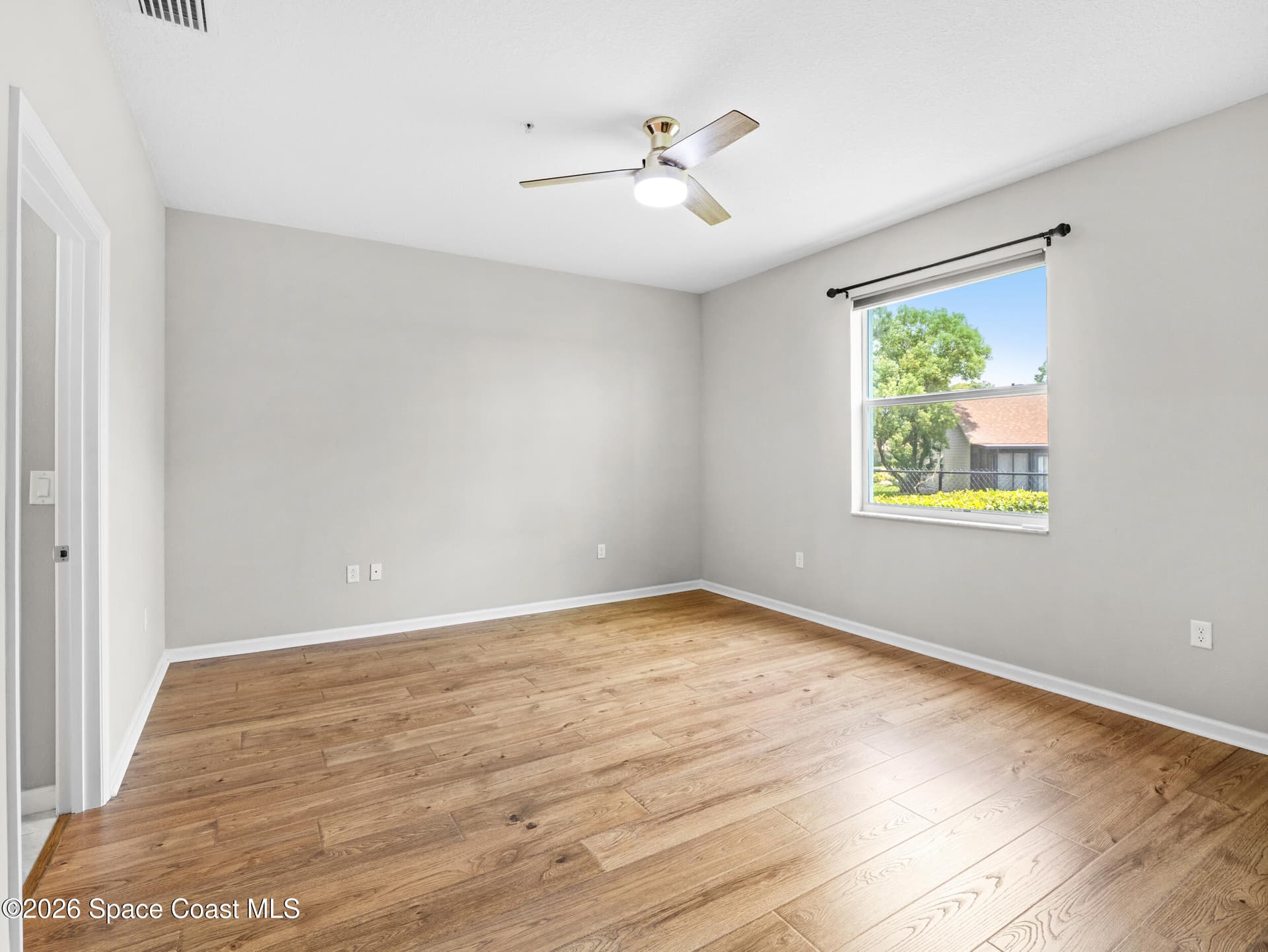 3931 Playa Del Sol Drive 104 photo 18