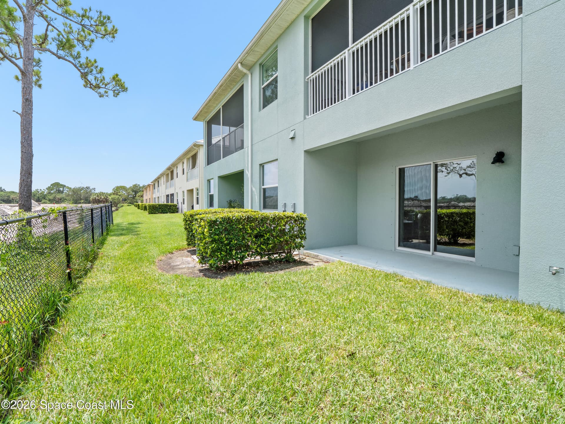 3931 Playa Del Sol Drive 104 photo 25