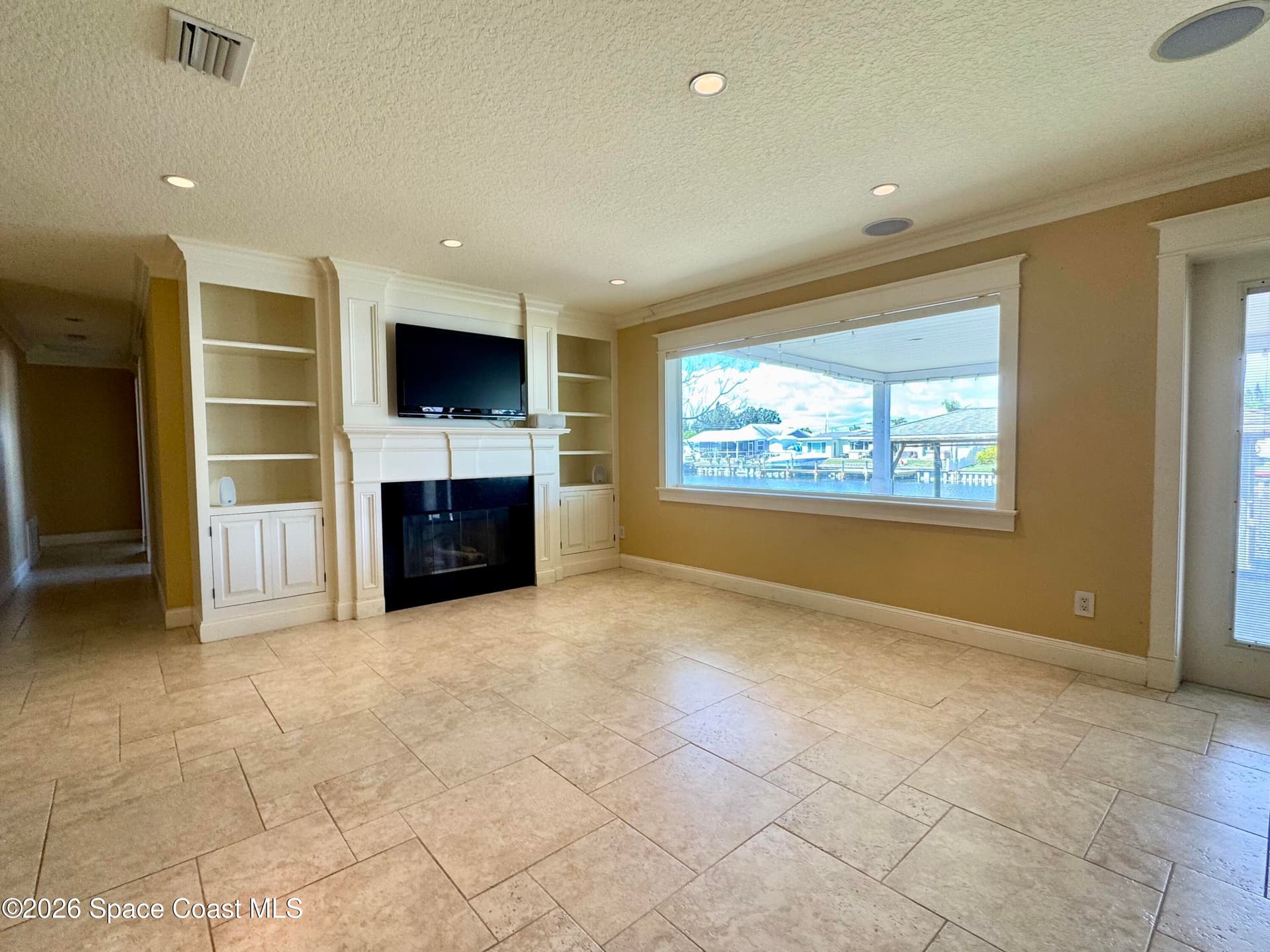 1145 Molaki Drive photo 4