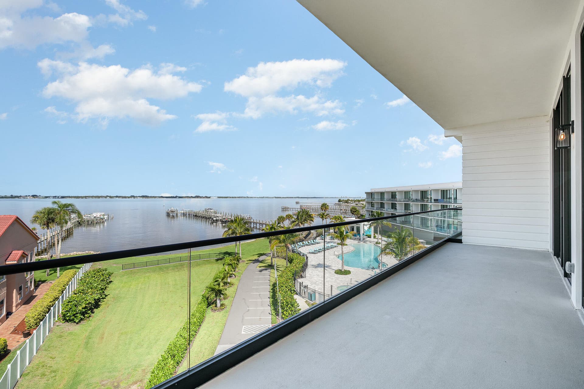 205 Strand Drive 401 photo 3