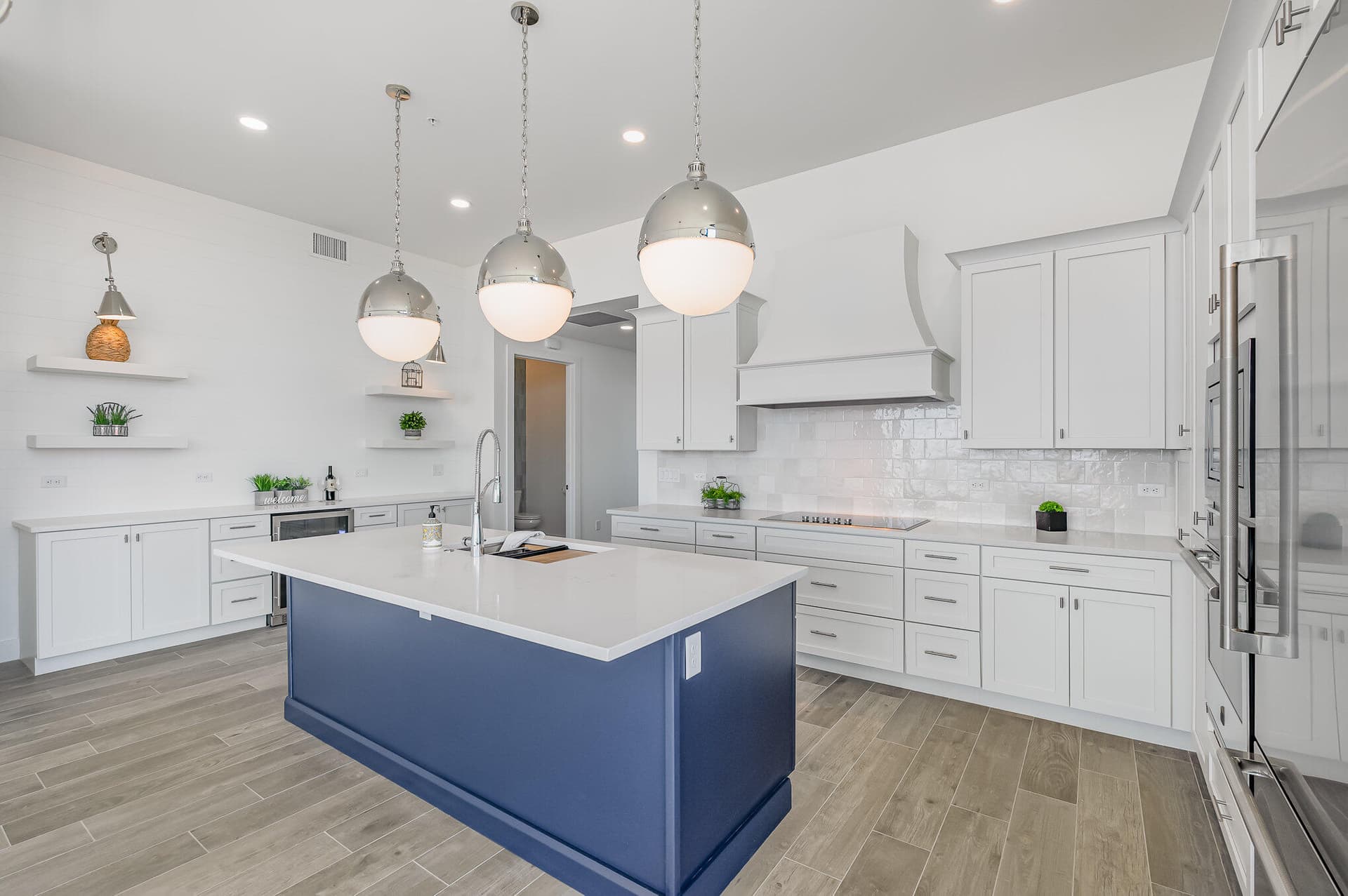 205 Strand Drive 401 photo 8