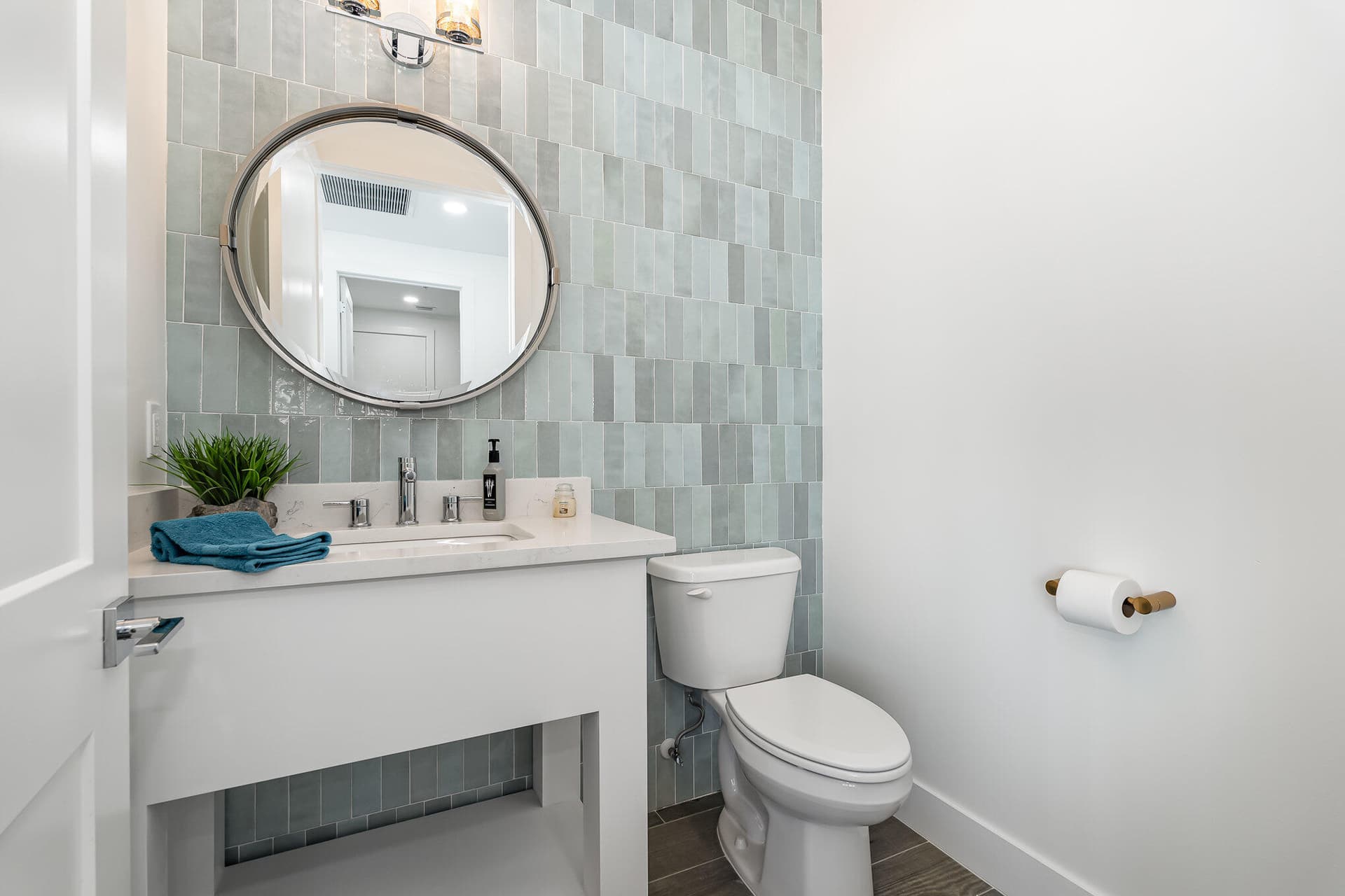 205 Strand Drive 401 photo 22