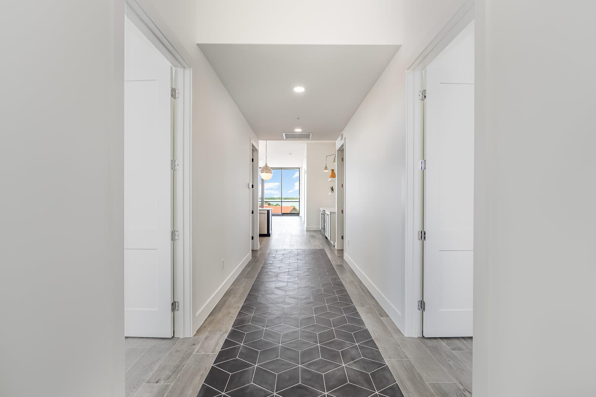 205 Strand Drive 401 photo 23