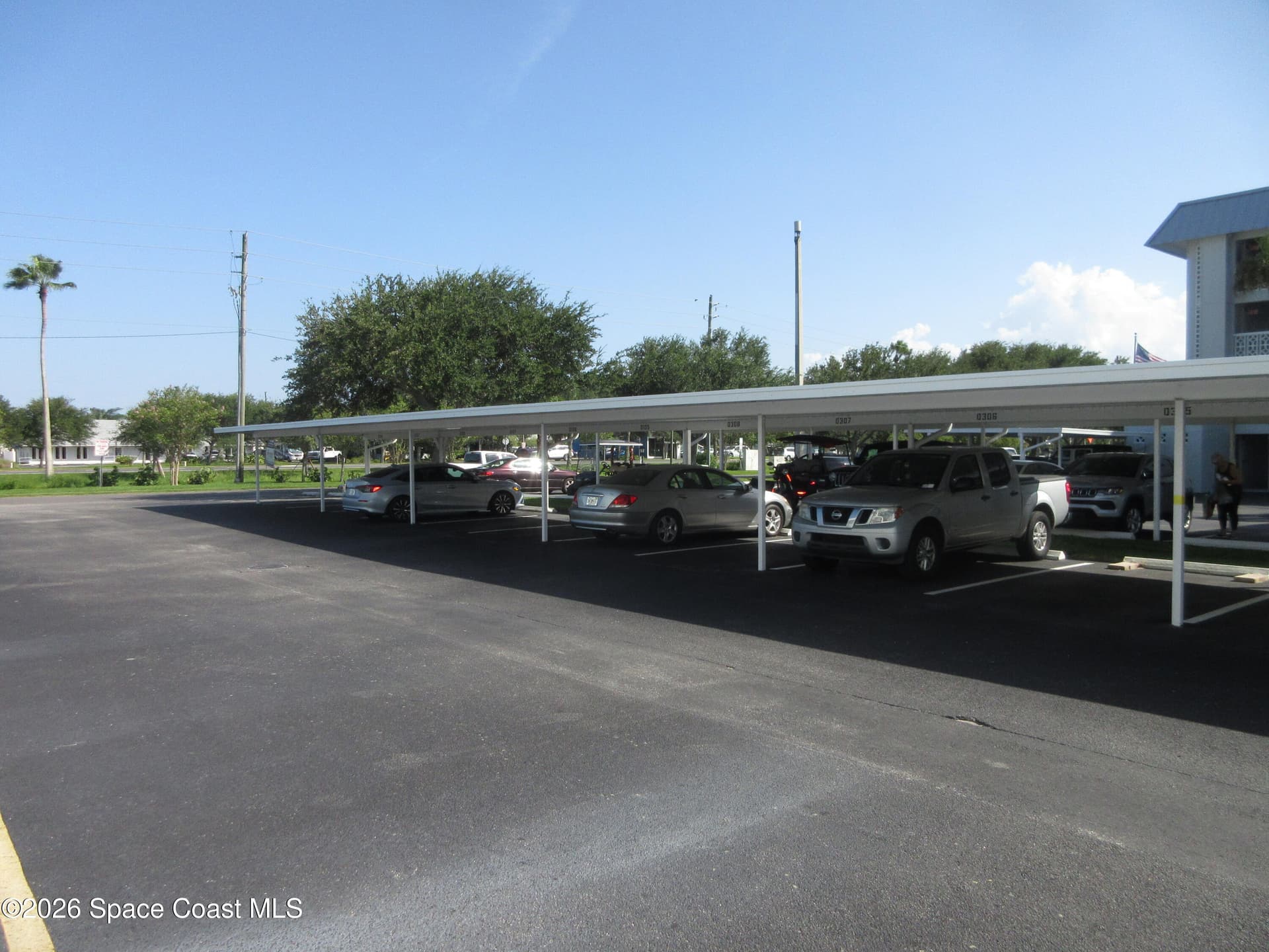 325 N Causeway D107 photo 3
