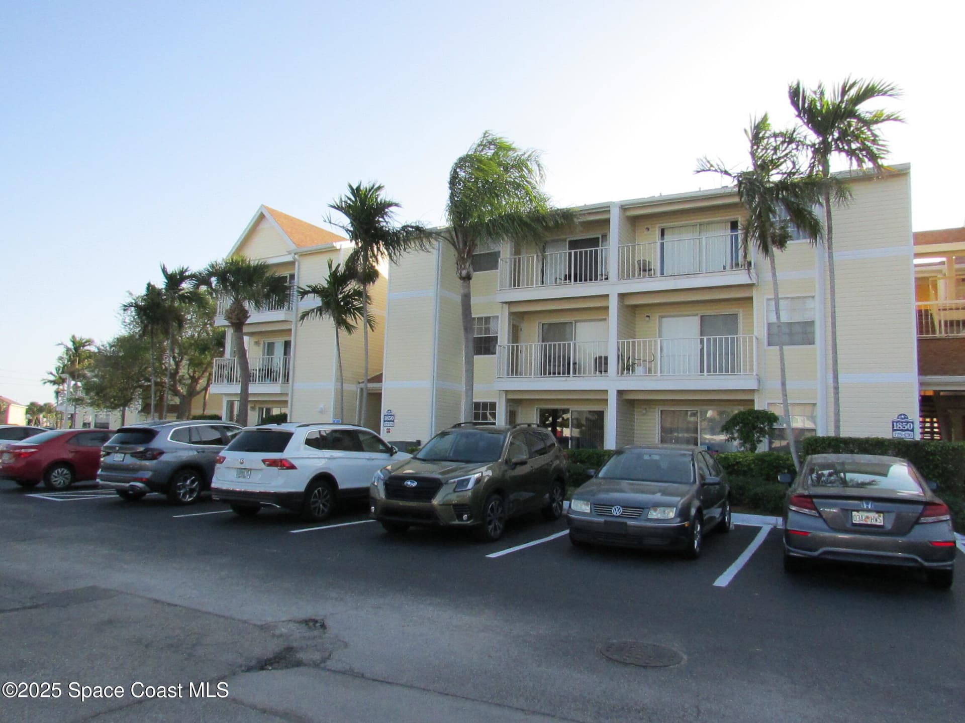 1850 Charlesmont Drive 7118 photo 2