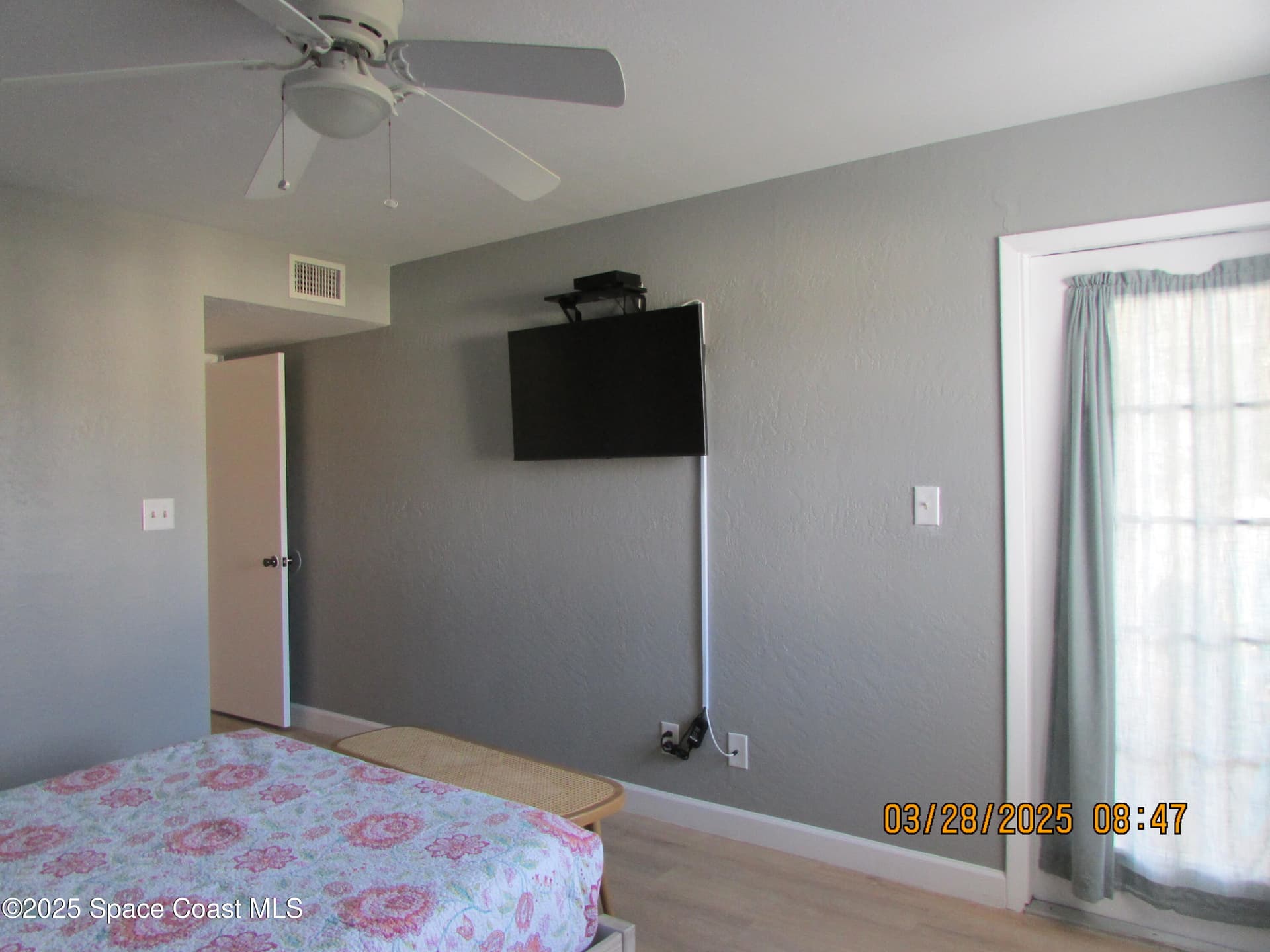 1850 Charlesmont Drive 7118 photo 9