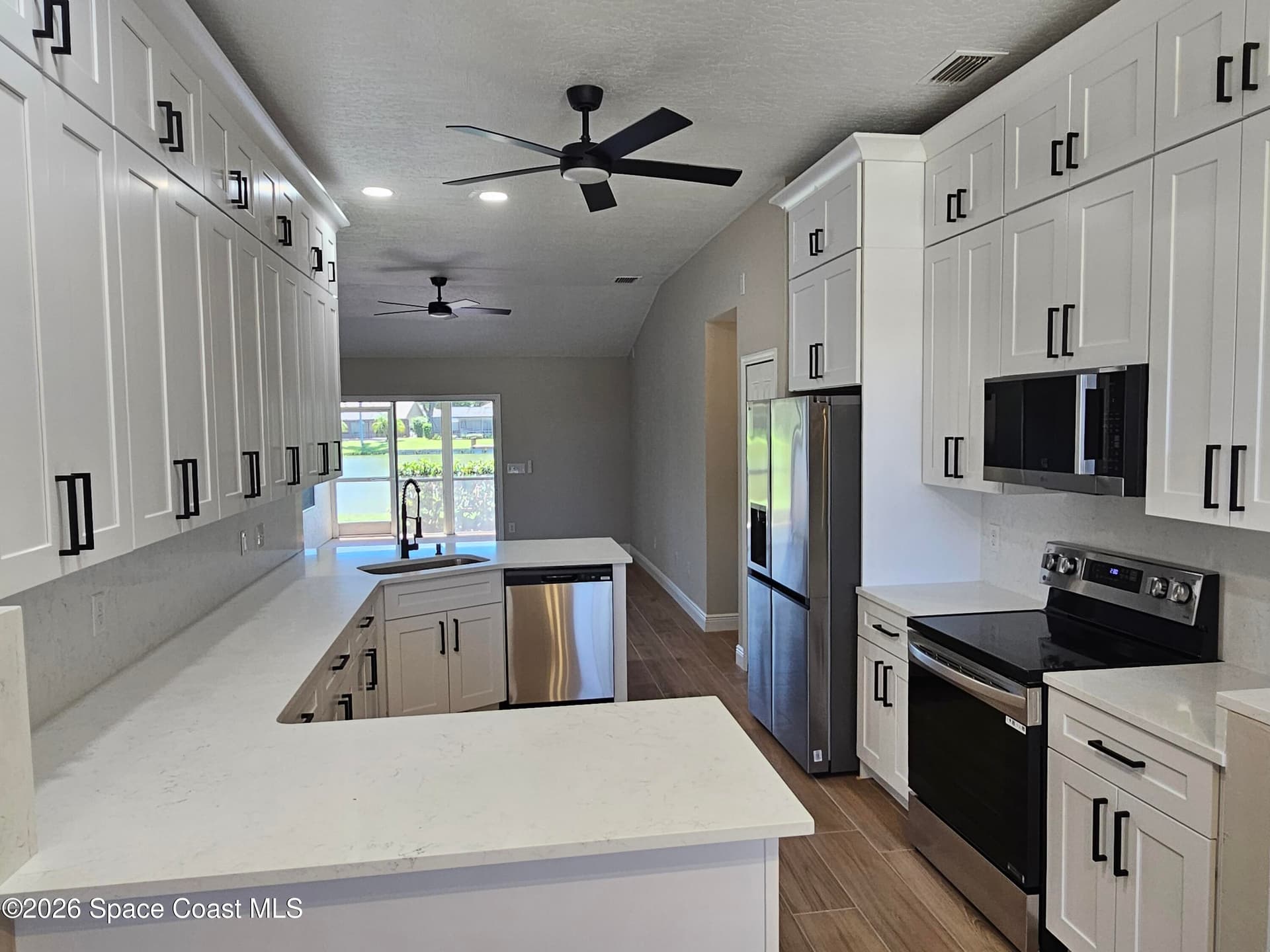 1211 Golden Pond Lane E photo 4