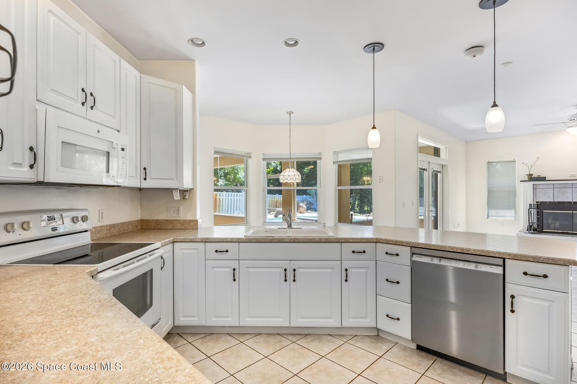 4135 Indian River Drive photo 9