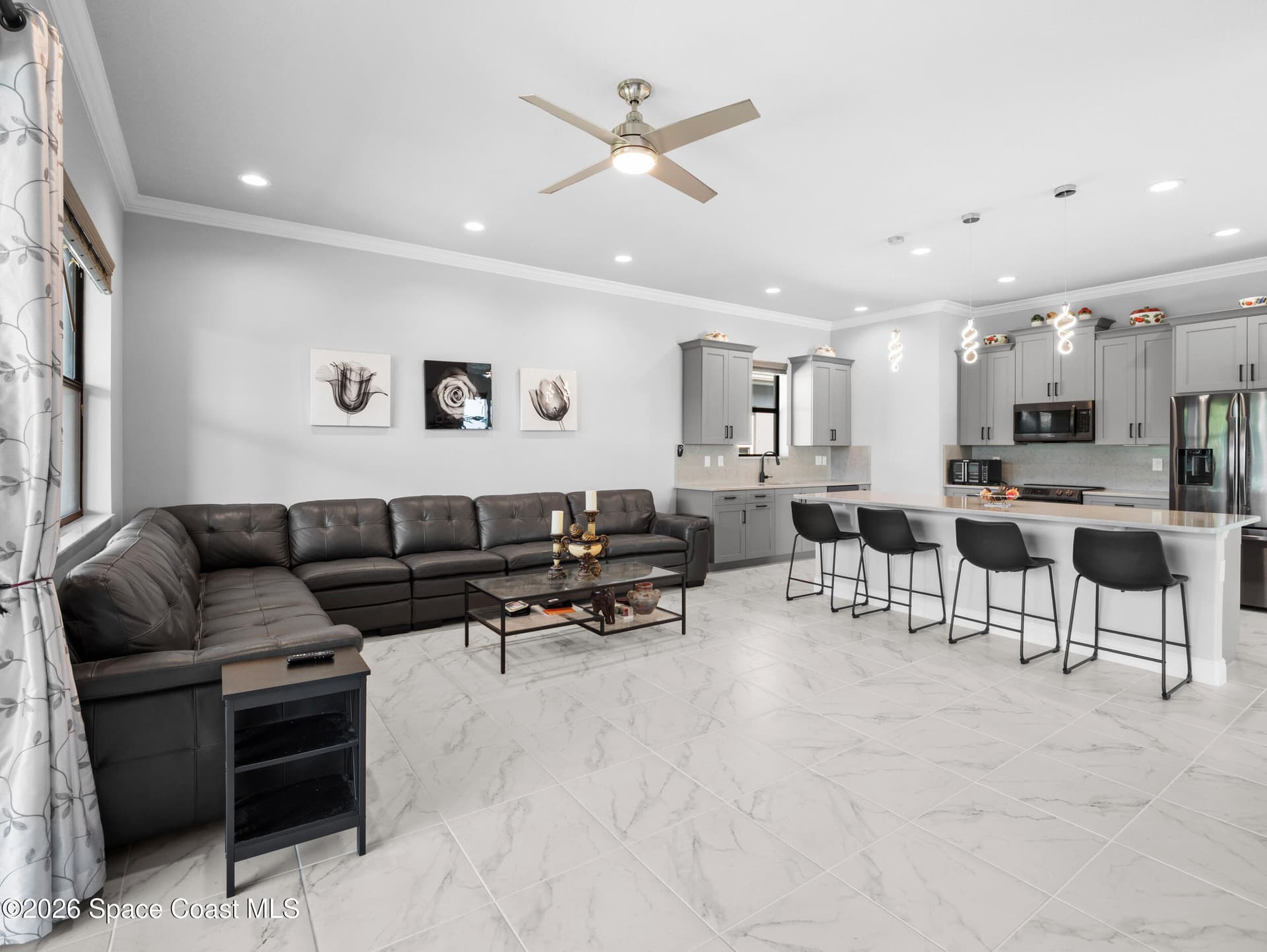 4578 Trovita Circle photo 2