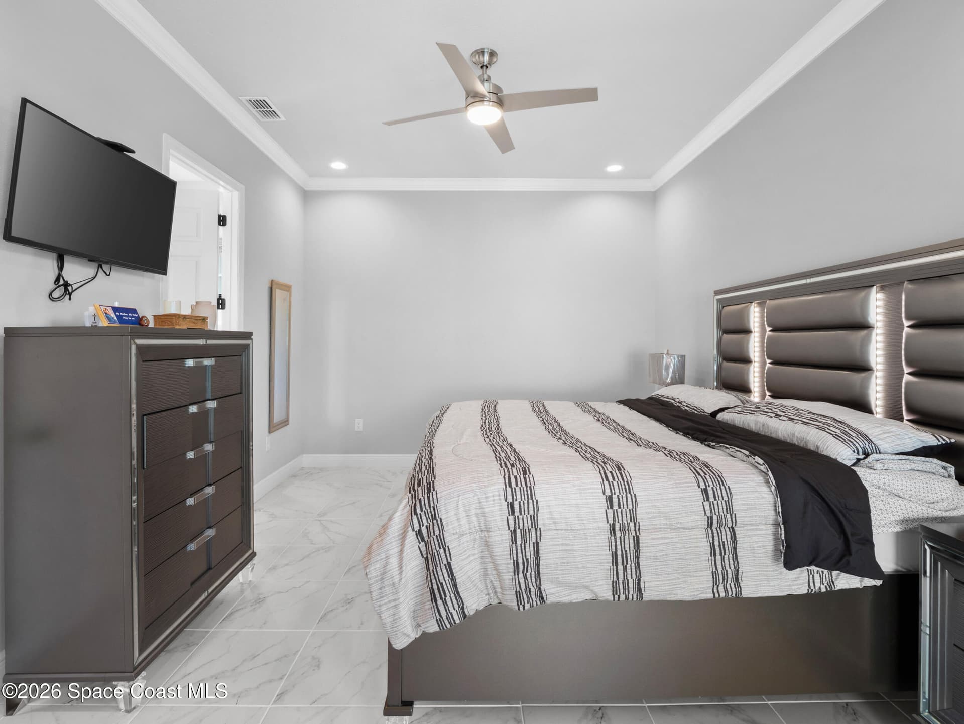 4578 Trovita Circle photo 4