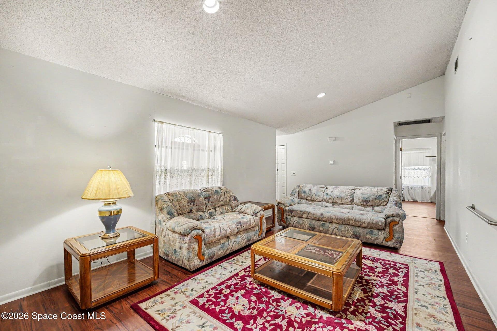 353 Krefeld Road NW photo 10