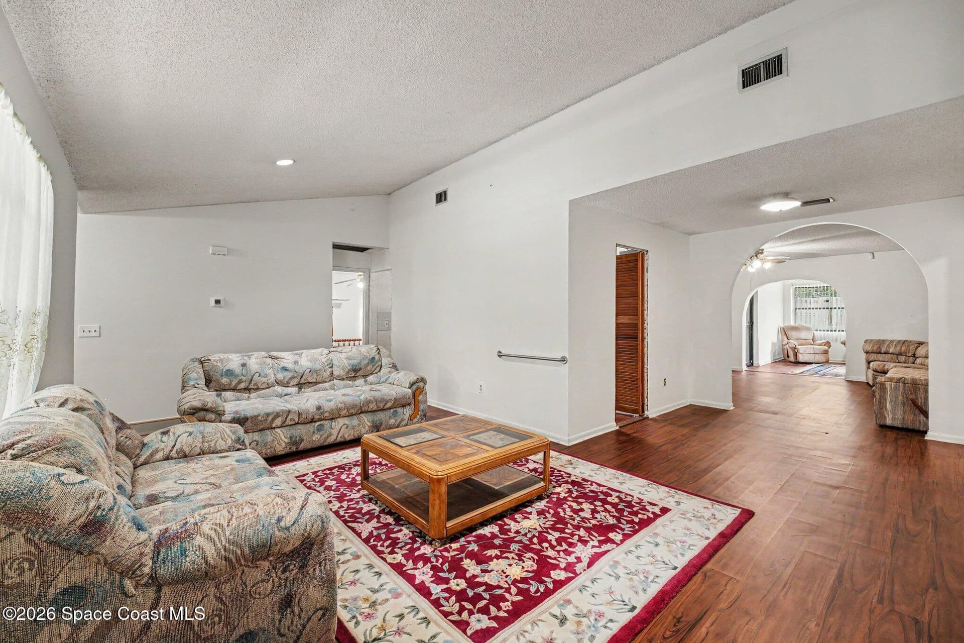 353 Krefeld Road NW photo 11