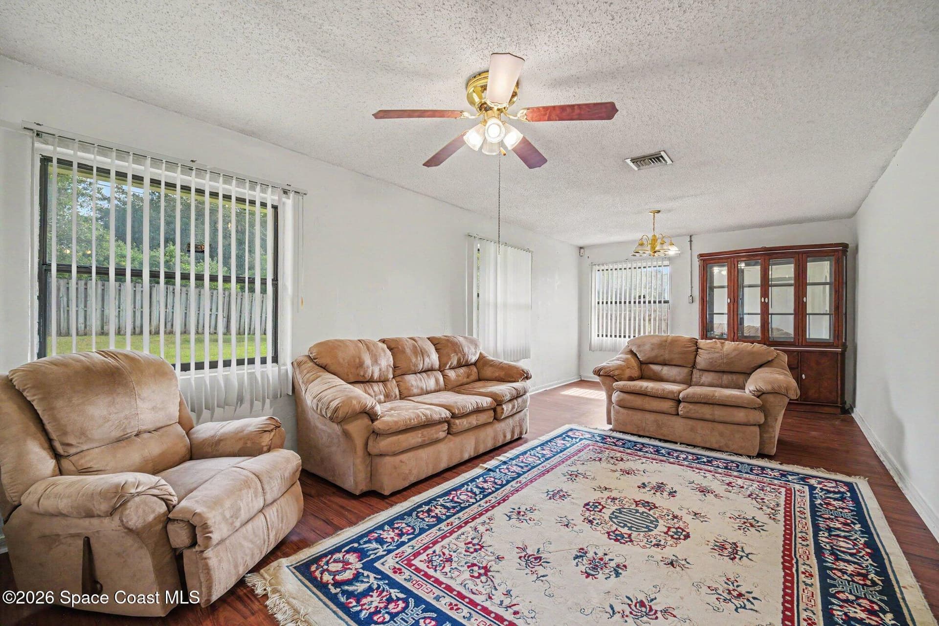353 Krefeld Road NW photo 14
