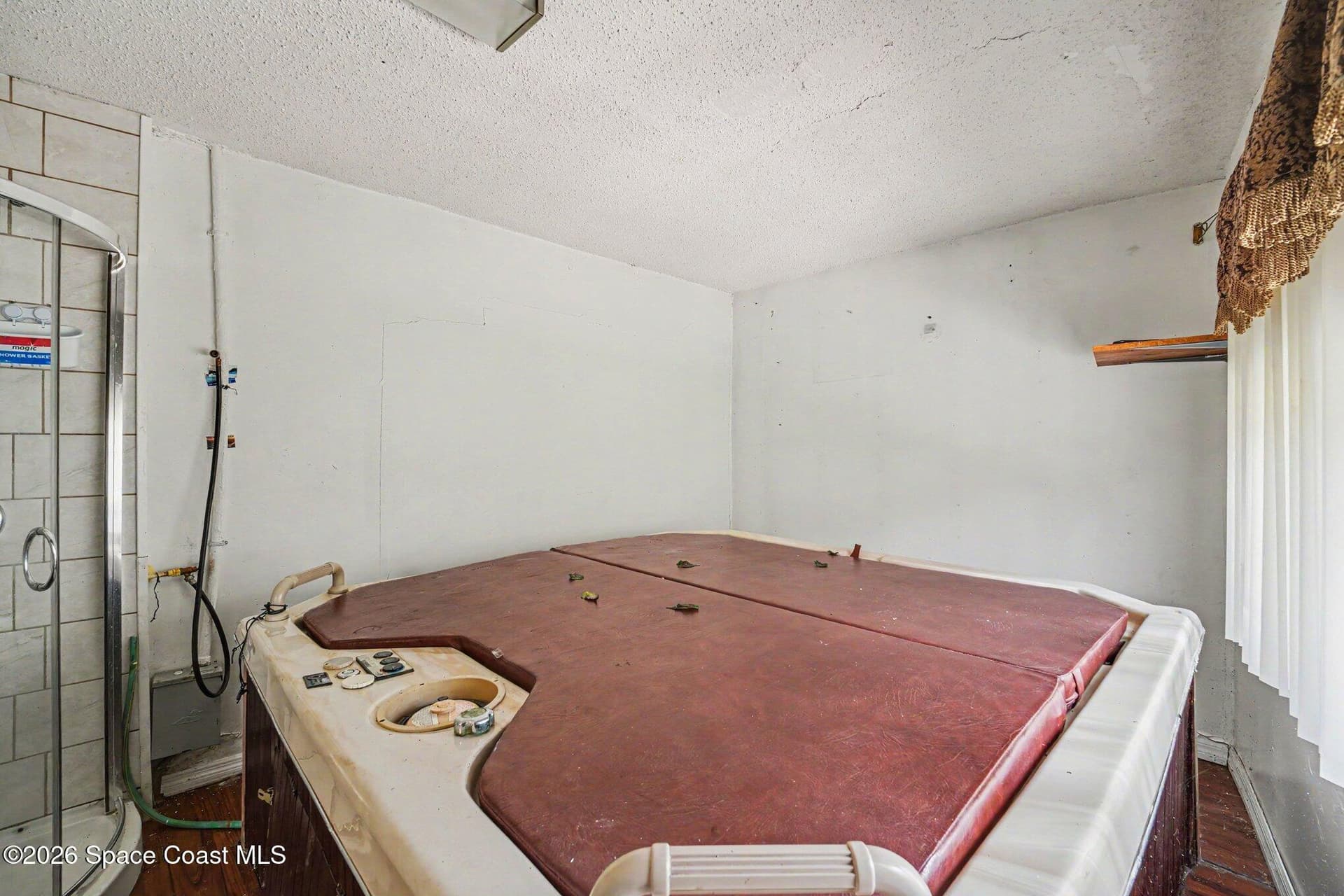 353 Krefeld Road NW photo 23