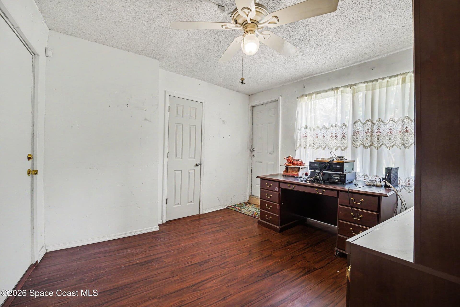 353 Krefeld Road NW photo 22