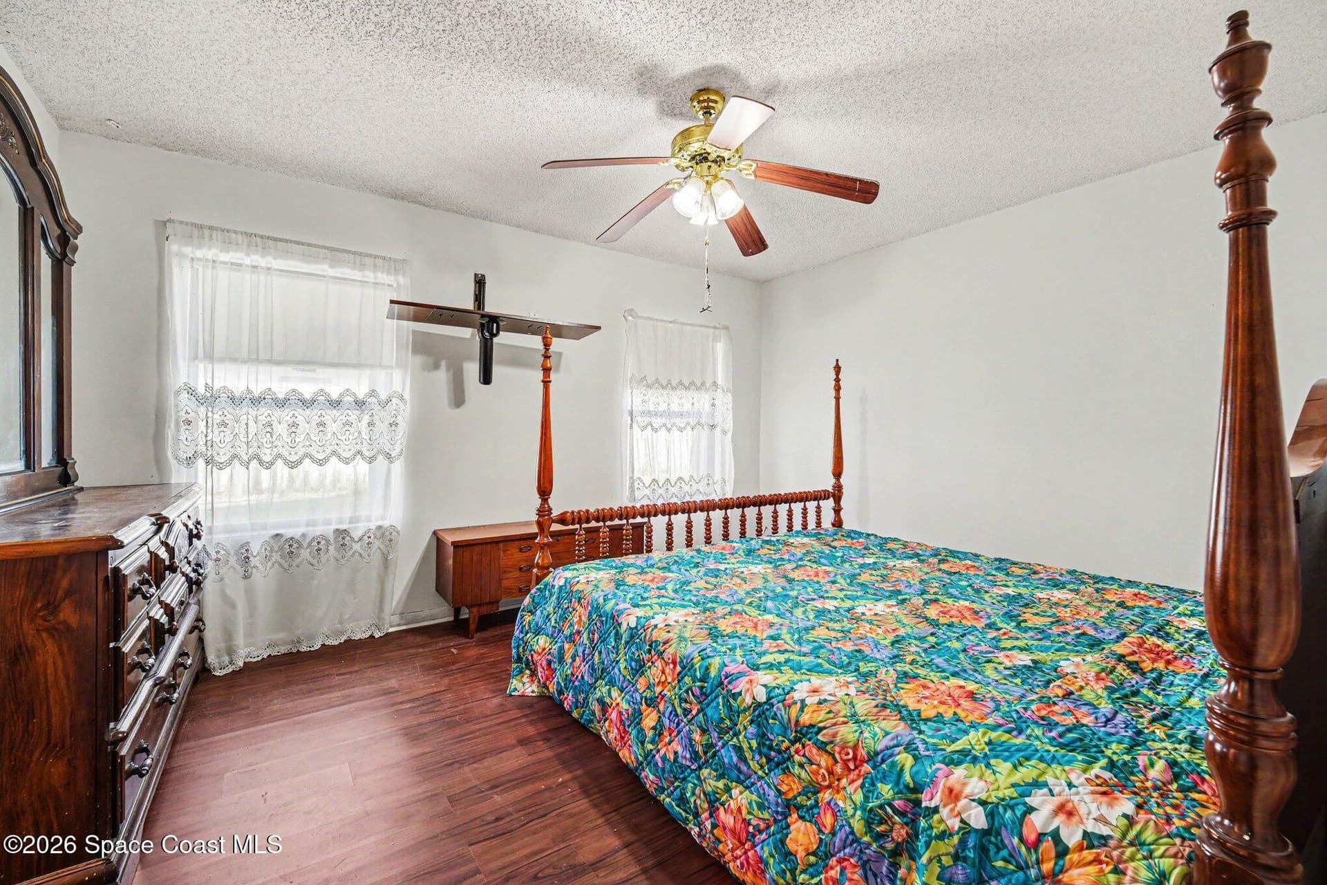 353 Krefeld Road NW photo 15