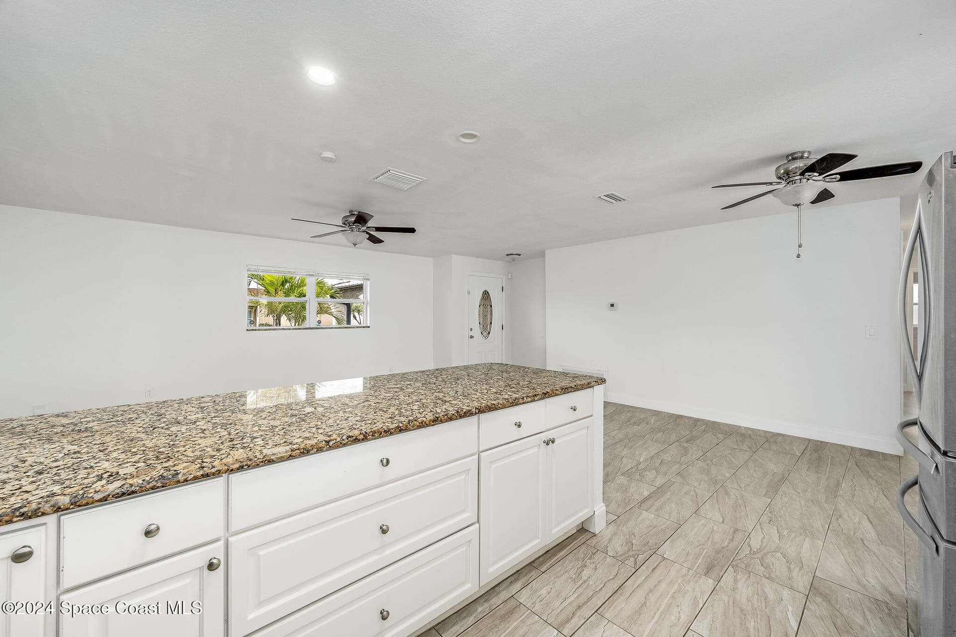 1730 E Riviera Drive photo 9