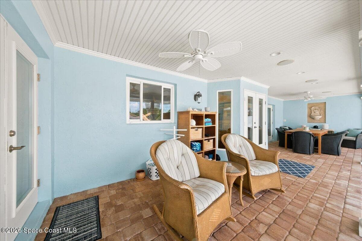 650 Barcelona Court photo 18