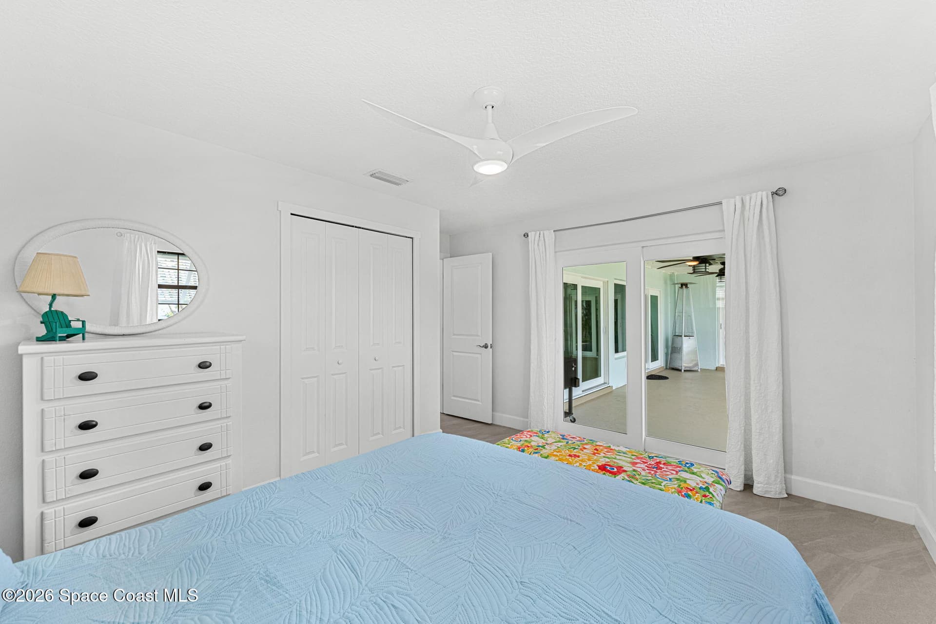 565 W Gateway Court photo 21