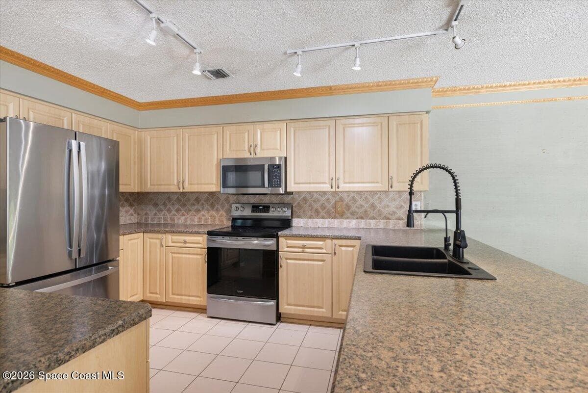 1016 48th Terrace photo 11