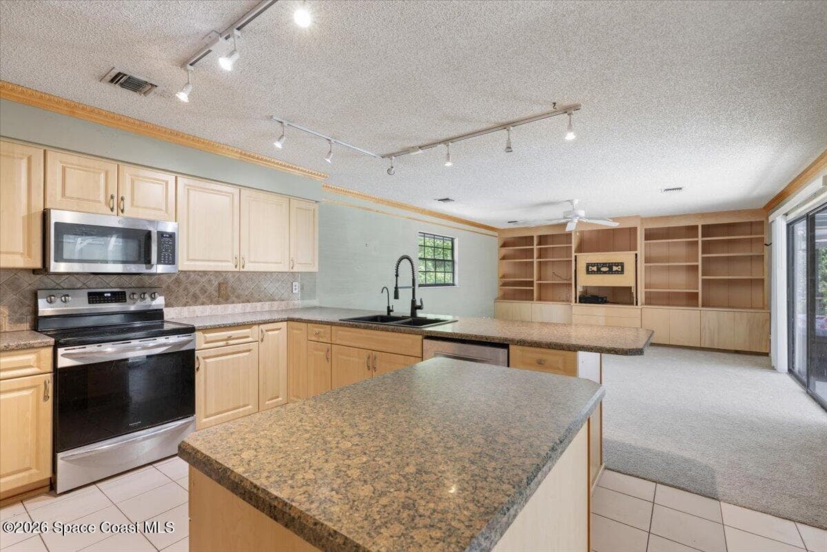 1016 48th Terrace photo 13
