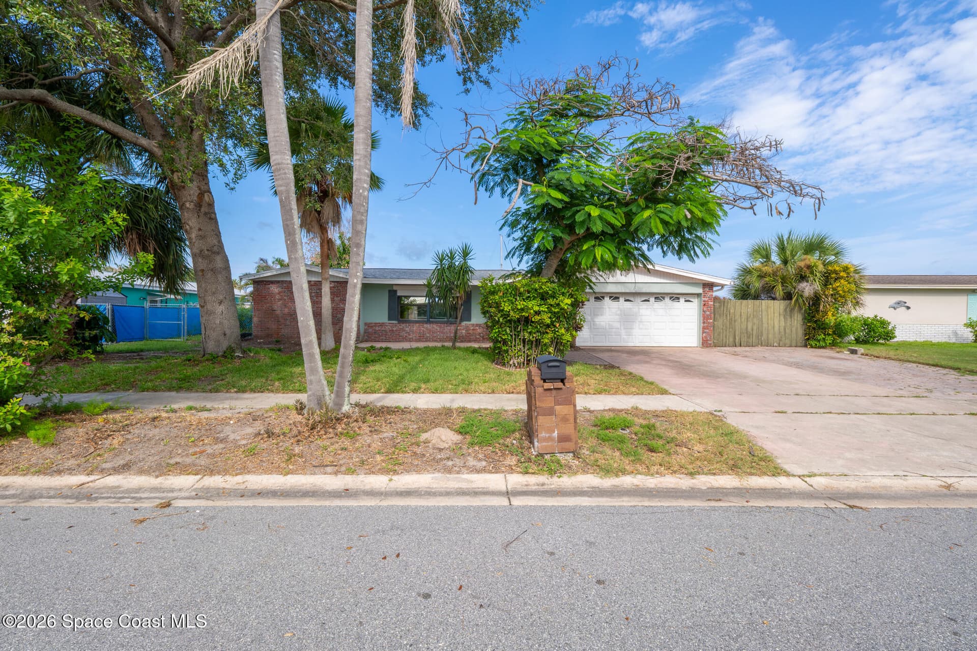 432 Finch Drive photo 1