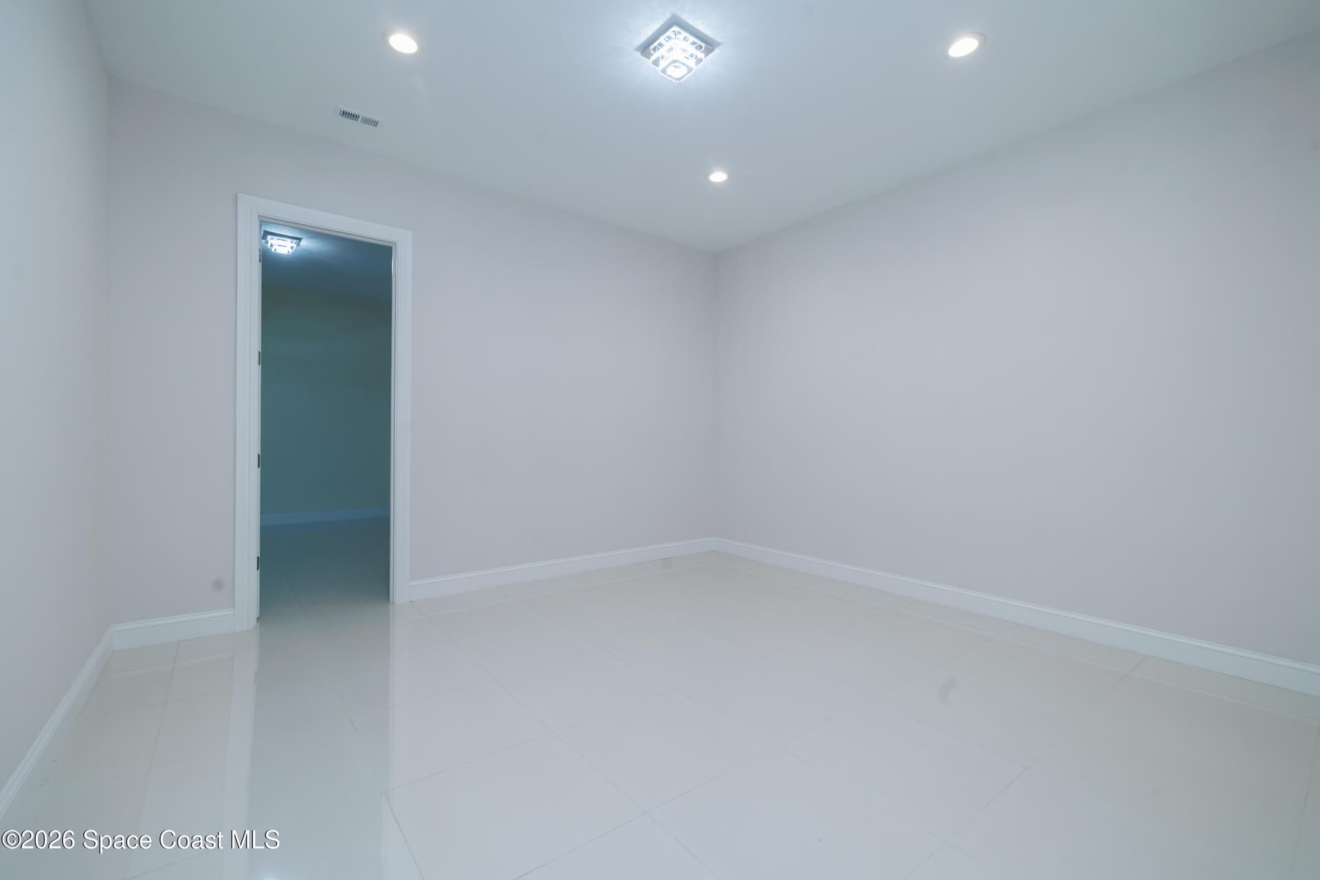 5660 Lago Del Sol Drive photo 25
