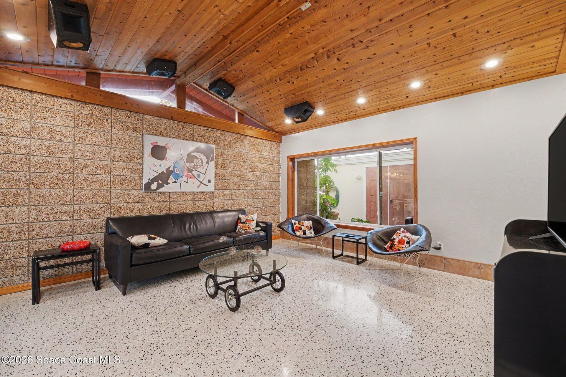 459 Angelo Lane photo 8