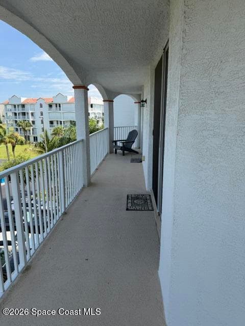 8914 Puerto Del Rio Drive 403 photo 2